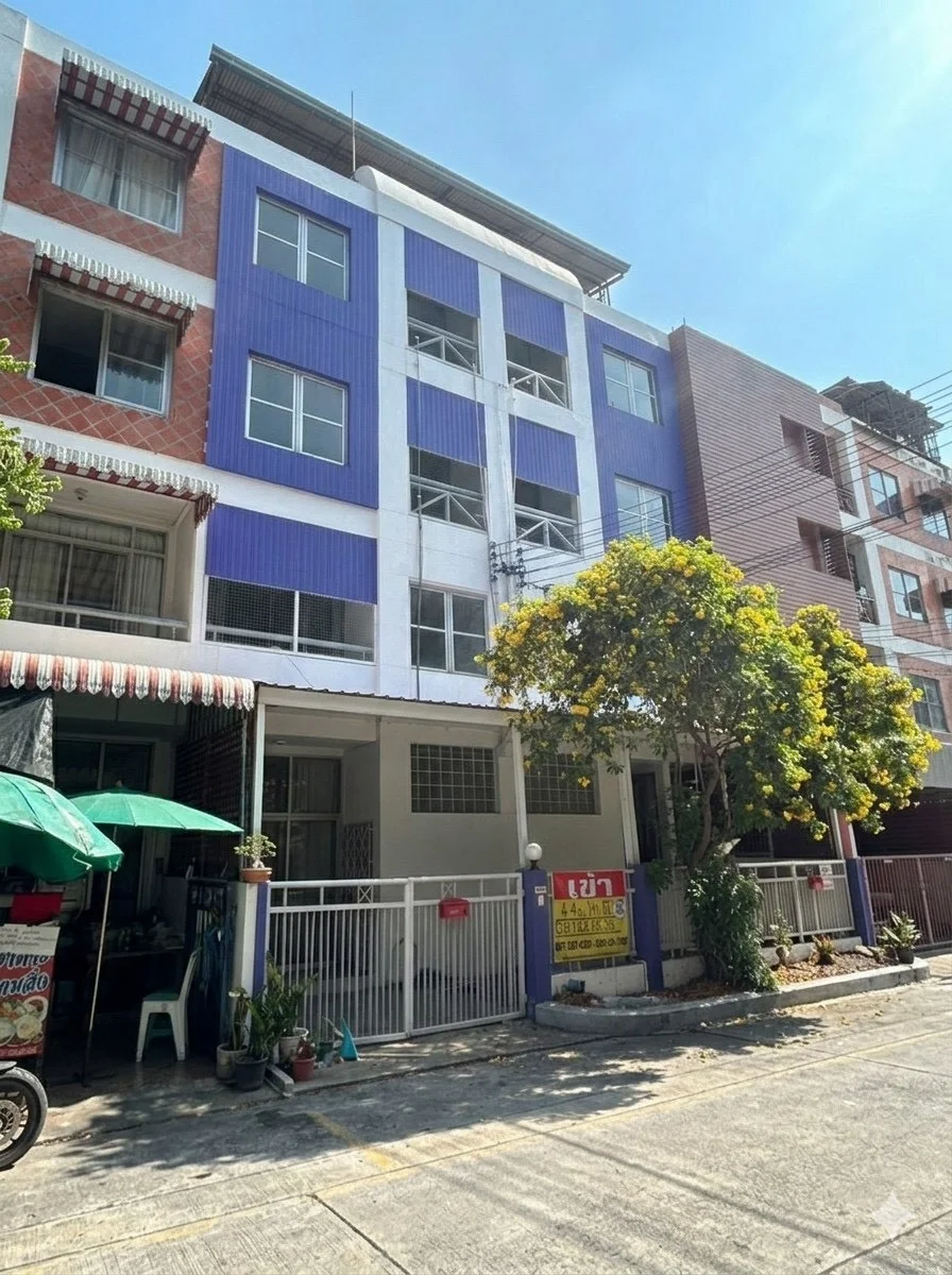 ให้เช่าโฮมออฟฟิส 4ชั้น 2 คูหาติดกัน  โครงการโฮมเพลส พัฒนาการ56-58  มีที่จอดรถส่วนกลางและด้านหน้าอาคาร     ZJ190 - image 2