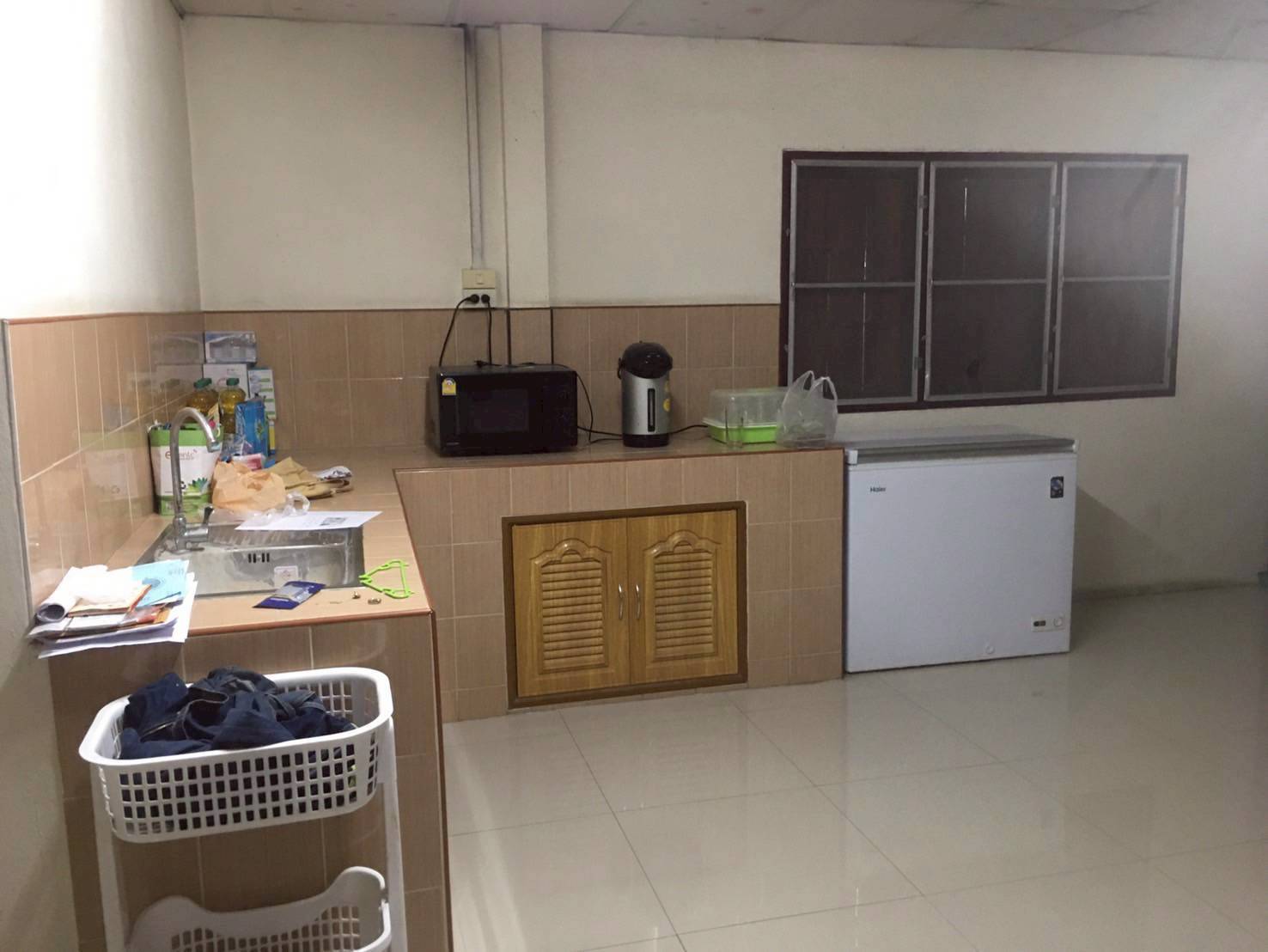 ขายบ้านพร้อมที่ดิน ติดถนน เนื้อที่ 1-0-46.5 ไร่  ตรงข้ามโรงเรียนวัดโนนเหล็ก  เมืองอุทัยธานี    ZK606    - image 6