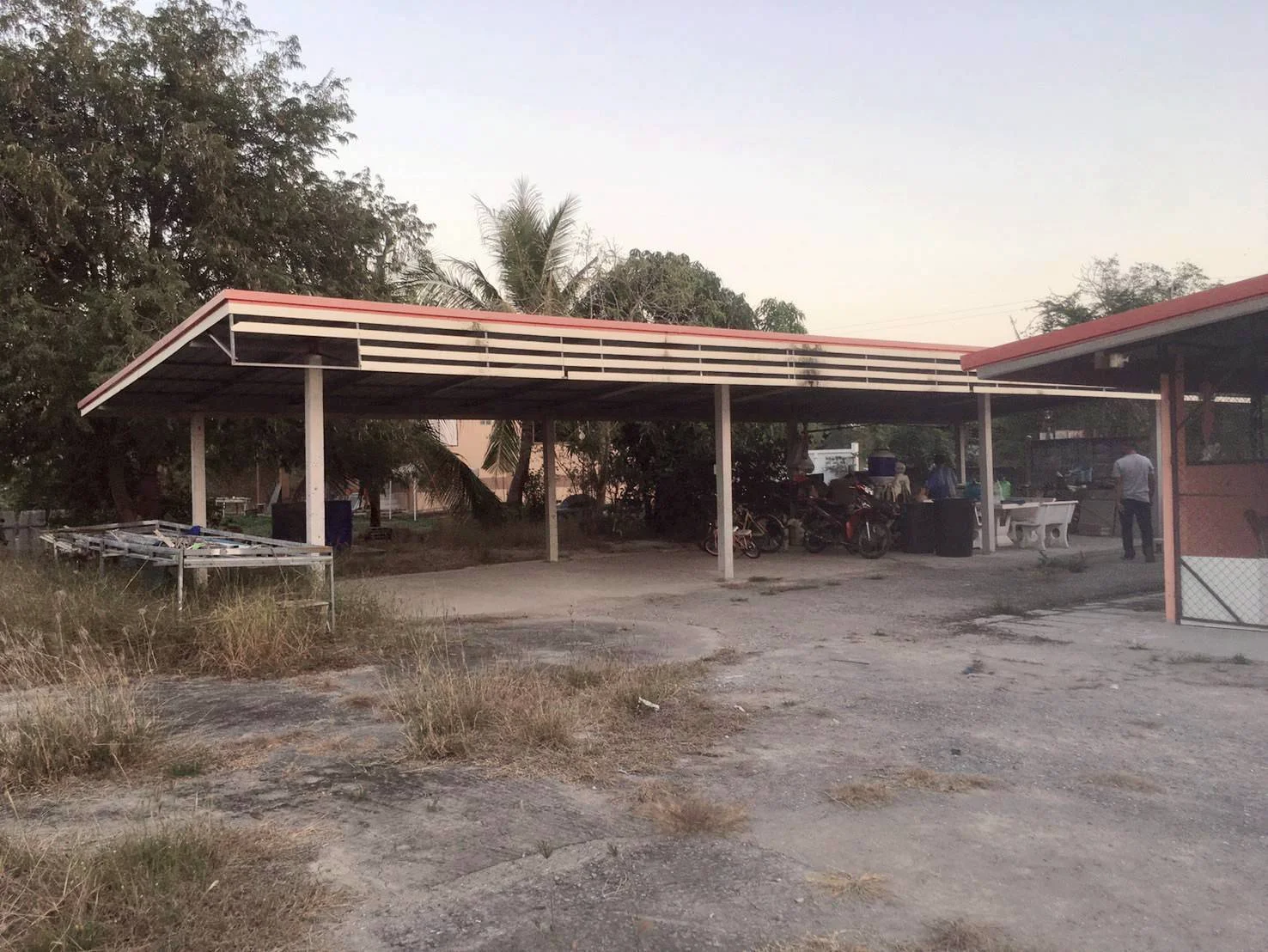 ขายบ้านพร้อมที่ดิน ติดถนน เนื้อที่ 1-0-46.5 ไร่  ตรงข้ามโรงเรียนวัดโนนเหล็ก  เมืองอุทัยธานี    ZK606    - image 10