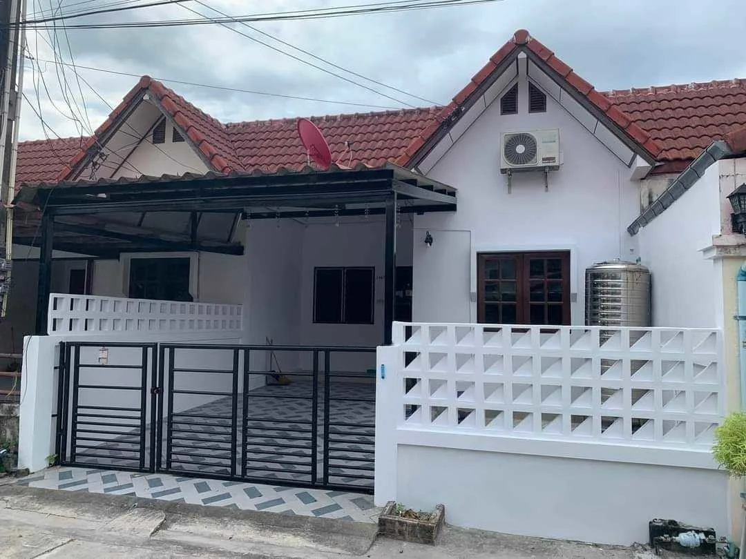 ขายบ้านทาวเฮ้าส์ ชั้นเดียว 36 ตร.วา หมู่บ้านสวนแก้ว2 ถ.ริมน้ำ เมืองระยอง ขายพร้อมผู้เช่า ZST213