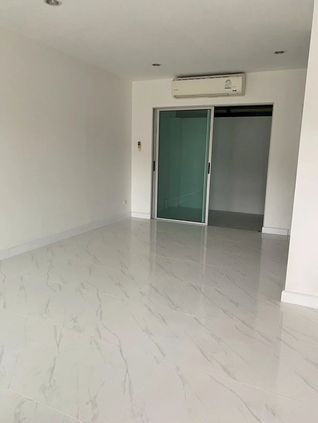 ขายทาวเฮ้าส์ 3 ห้องนอน 2 ห้องน้ำ สวยรีโนเวทใหม่พร้อมอยู่  หมู่บ้านพฤกษาเน๊กซ์ ซอยวัดคลองปลัดเปรียง ถนนบางนา-ตราด กม. 5  ใกล้เมกาบางนา - image 2