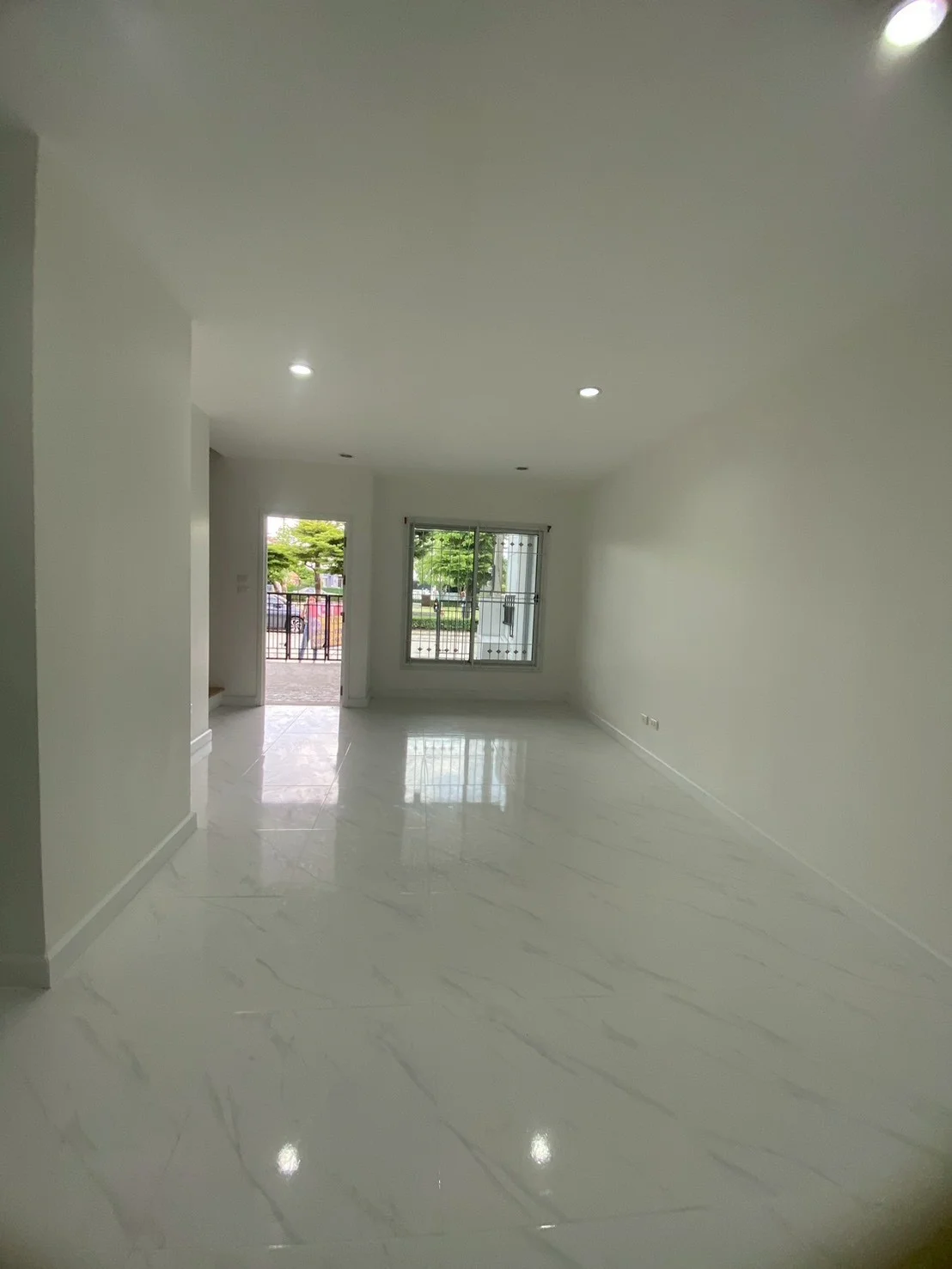 ขายทาวเฮ้าส์ 3 ห้องนอน 2 ห้องน้ำ สวยรีโนเวทใหม่พร้อมอยู่  หมู่บ้านพฤกษาเน๊กซ์ ซอยวัดคลองปลัดเปรียง ถนนบางนา-ตราด กม. 5  ใกล้เมกาบางนา - image 6