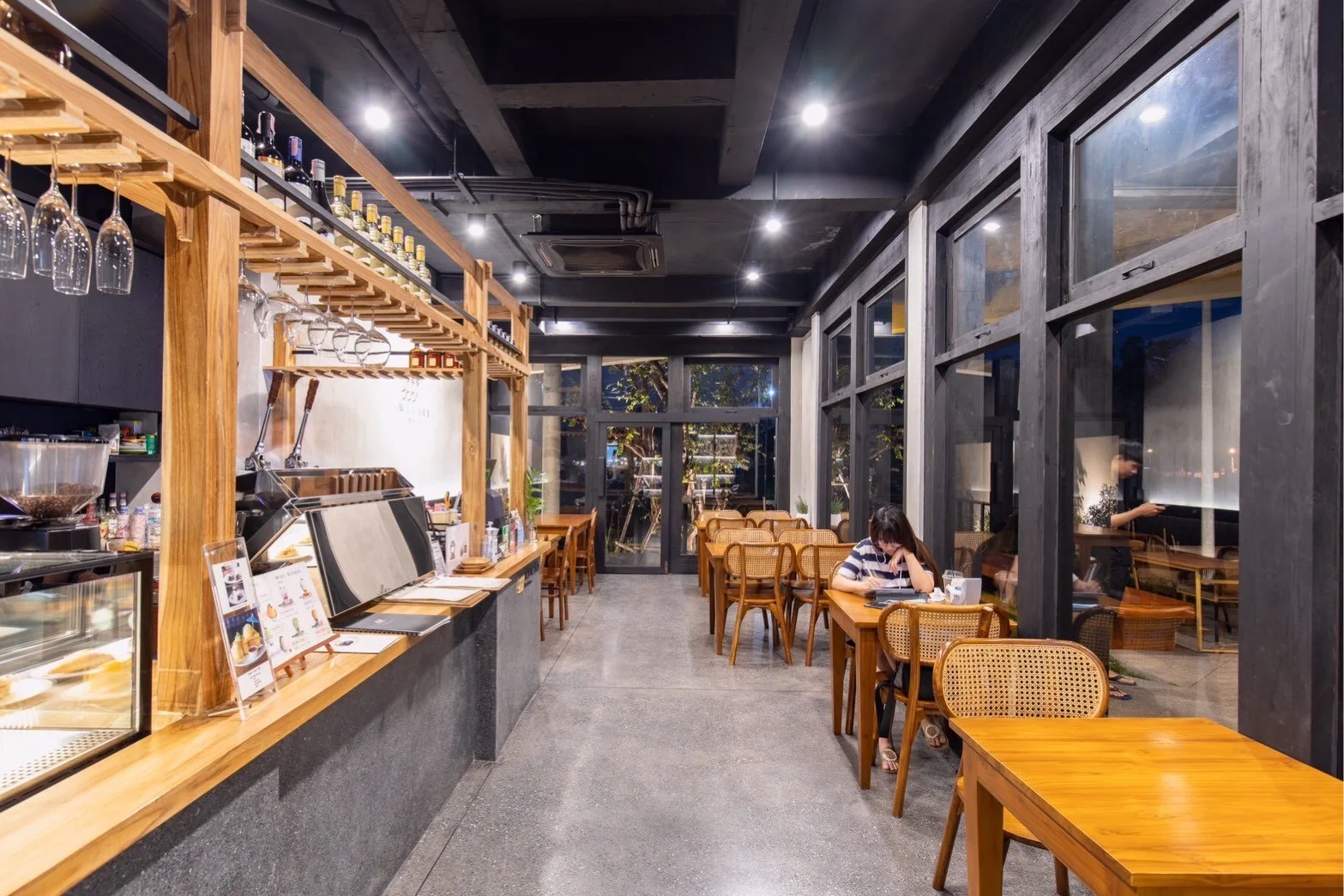ขายกิจการโรงแรม 4 ดาว สวย ทำเลดี ติดแม่น้ำน่าน มีร้านอาหาร&คาเฟ่ในตัว พร้อมดำเนินกิจการต่อได้เลย - image 6