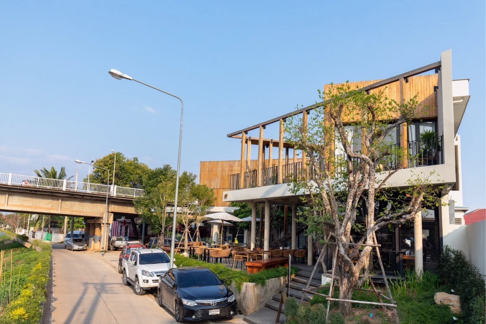 ขายกิจการโรงแรม 4 ดาว สวย ทำเลดี ติดแม่น้ำน่าน มีร้านอาหาร&คาเฟ่ในตัว พร้อมดำเนินกิจการต่อได้เลย - image 4