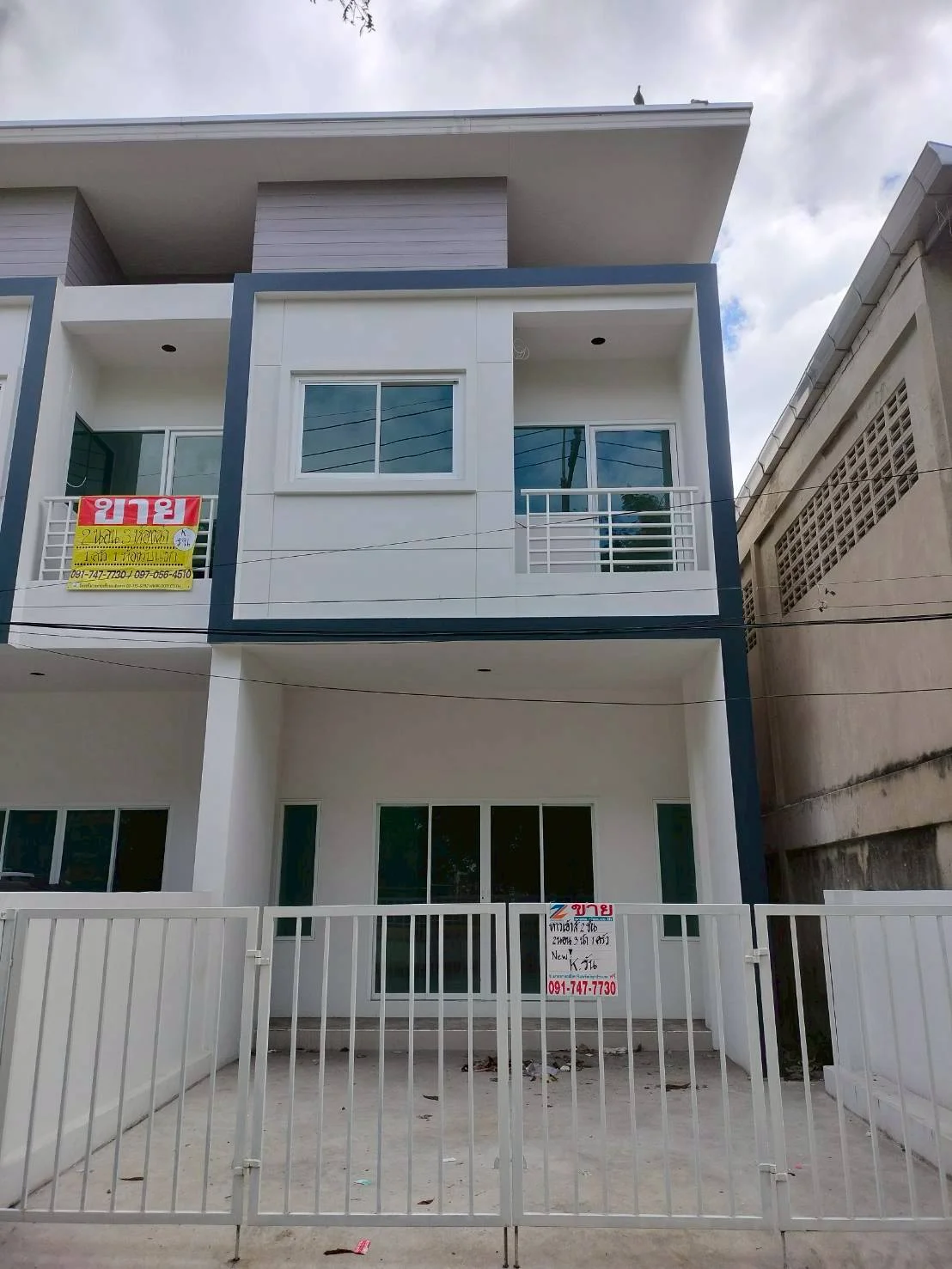ขายทาวน์เฮ้าส์ 2 ชั้น 2 ห้องนอน 3 ห้องน้ำ ใจกลางเมืองมหาชัย ถนนเศรษฐกิจ เข้าซอยวัดทอง - image 2