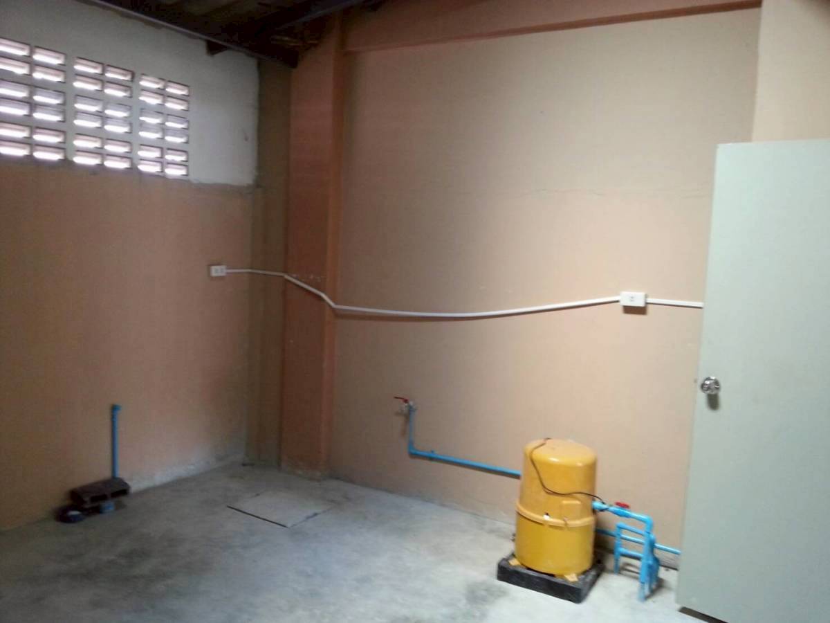 ขายอาคารพาณิชย์ 3.5 ชั้น ทำเลทองย่านพุทธบูชา 39 ใกล้แยกวัดโอภาสี พร้อมเข้าอยู่ ราคา 4,500,000 บาท (ค่าโอนคนละครึ่ง) - image 6