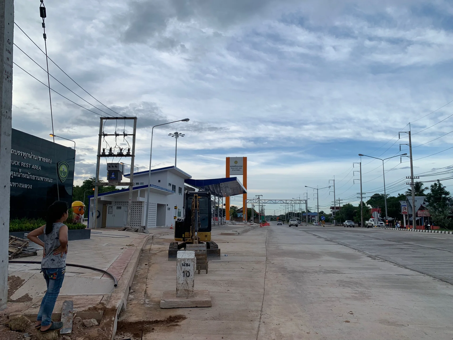 ขายที่ดินสวย บ้านนาผา พร้อมทางเข้าติดถนนใหญ่ยันตรกิจโกศล อยู่หลังจุดจอดพักรถบรรทุกน่าน (แปลงใหญ่+ทางเข้า 2 โฉนด) - image 9