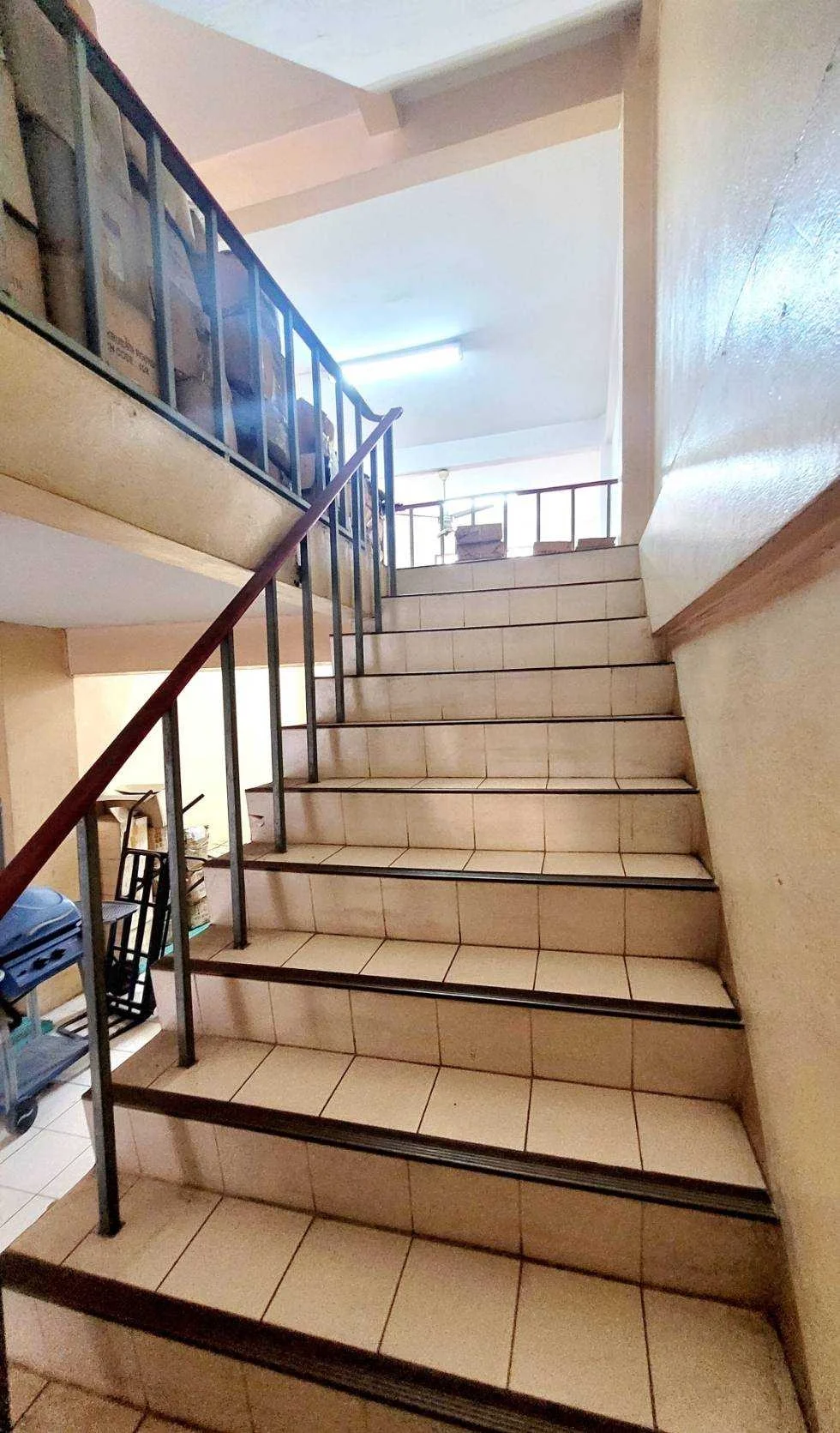 ขายอาคารพาณิชย์ 1 คูหา 16 ตรว. 4 ชั้นครึ่ง ถนนเจริญรัถ ซอย 7 ทำเลทองใกล้ไอคอนสยามเพียง 4 นาที - image 4