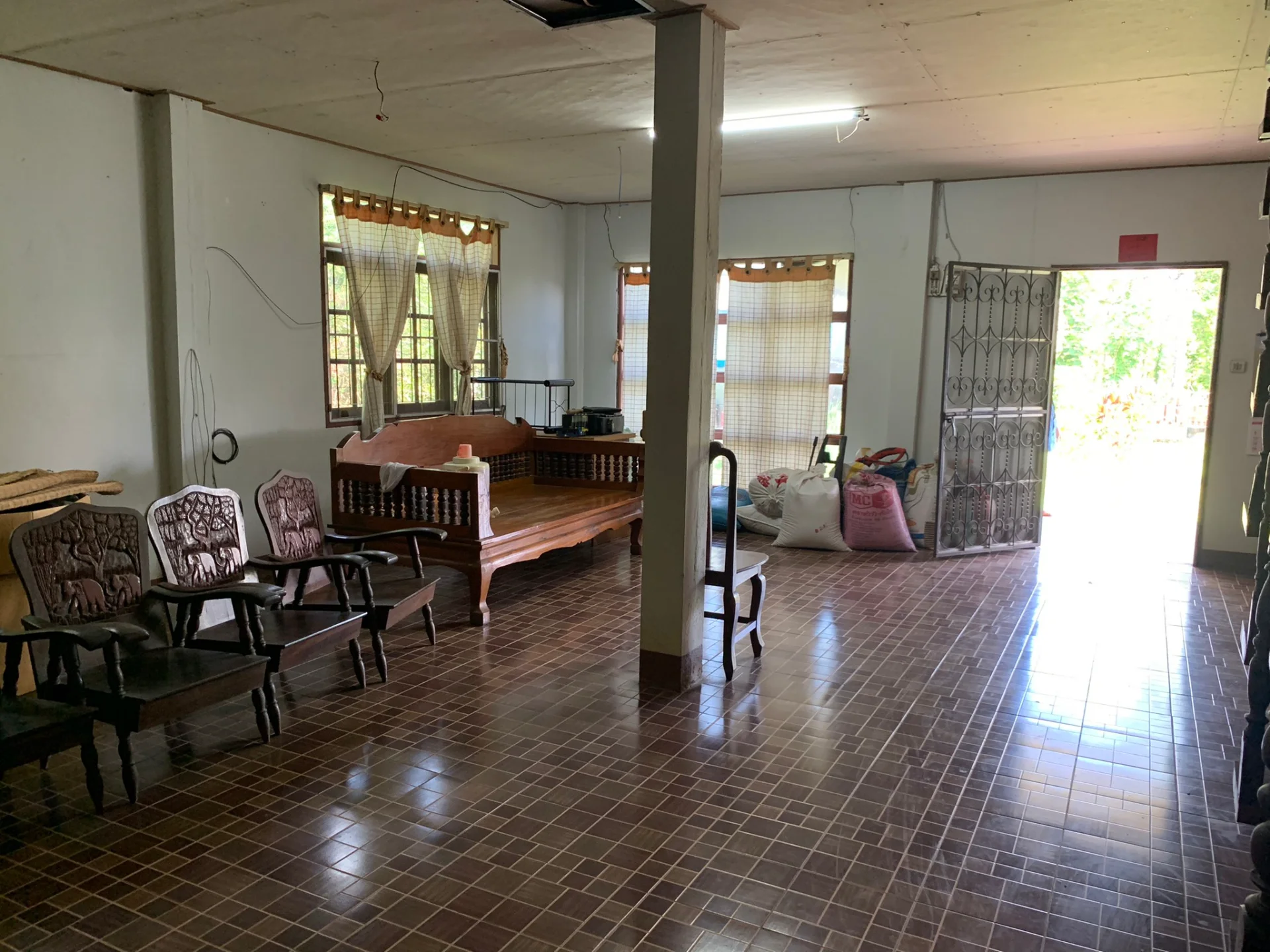 ขายที่ดินพร้อมสิ่งปลูกสร้าง ติดถนนใหญ่ อยู่ในชุมชน ใกล้แหล่งท่องเที่ยวสำคัญ จ.น่าน ทำเลดี ห่างจากวัดศรีมงคล(วัดบ้านก๋ง)  - image 7