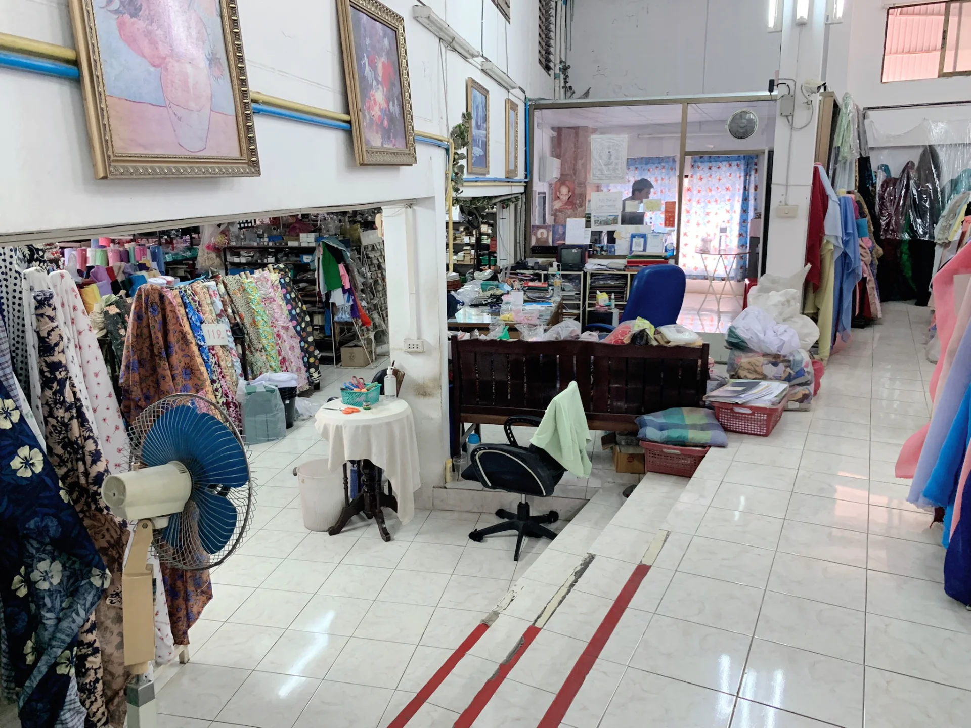 ขายอาคารพาณิชย์ 267 ตรว. 2 ชั้นครึ่ง 7 คูหาครึ่ง พร้อมส่วนต่อเติมด้านหลังและโรงจอดรถ จ.น่าน - image 8