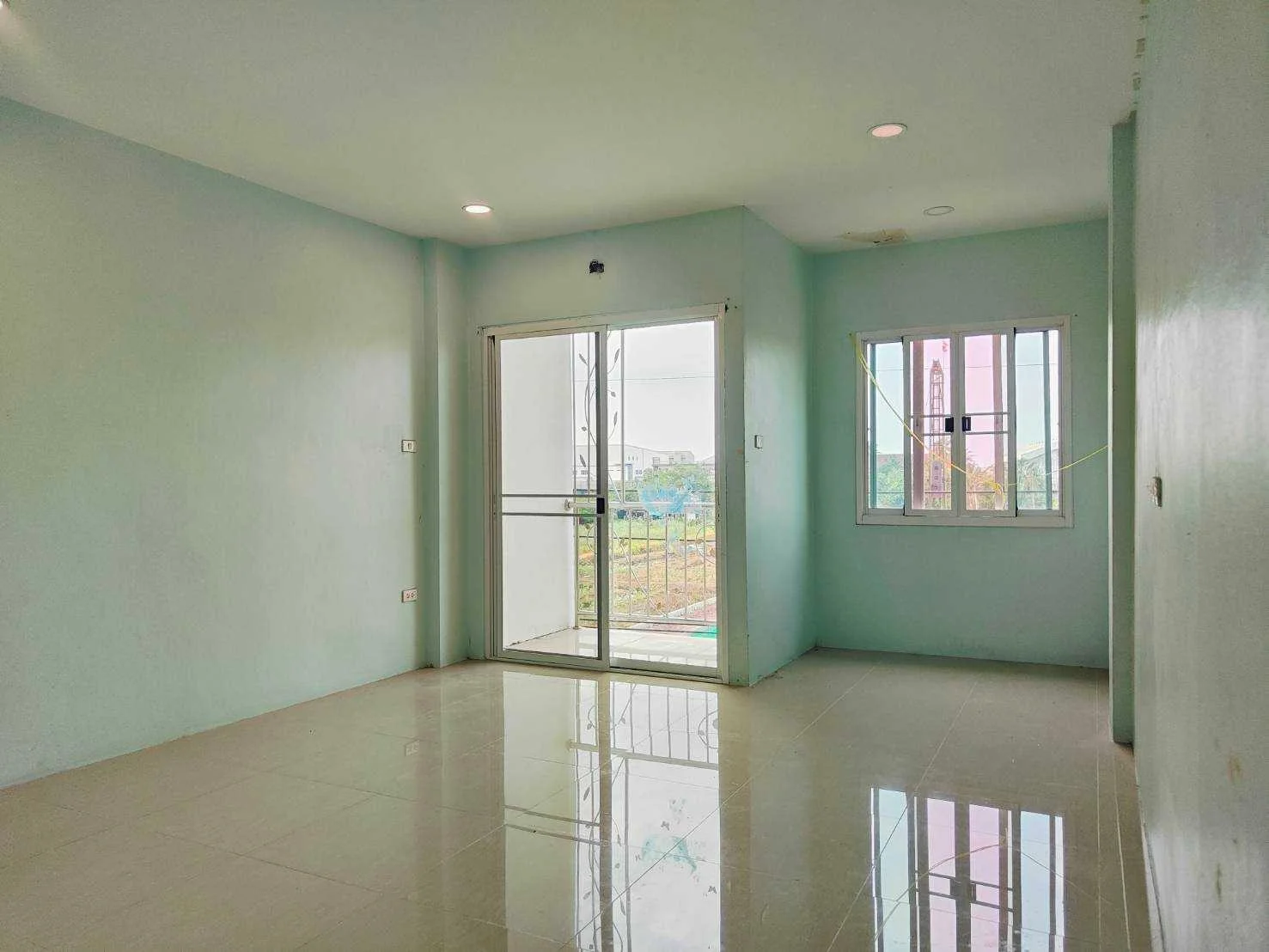 ขายที่ดินพร้อมอาคารพาณิชย์ 4 ชั้น 1 คูหา หน้าหมู่บ้านคู่ขวัญหรรษา 6 เพชรเกษม 81 ย่านชุมชน มีที่จอดรถ เดินทางสะดวก  - image 4