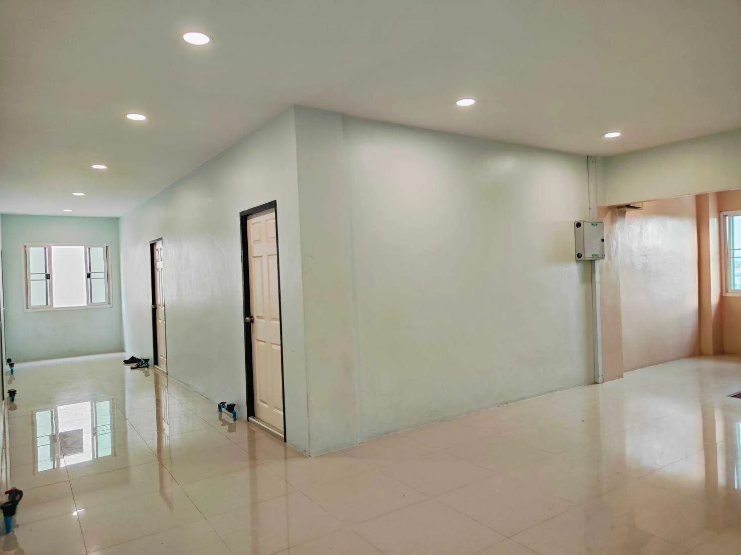 ขายห้องเช่า อาคารพาณิชย์ 4 ชั้น 3 คูหา หน้าหมู่บ้านคู่ขวัญหรรษา 6 เพชรเกษม 81 ย่านชุมชน มีที่จอดรถ เดินทางสะดวก - image 6