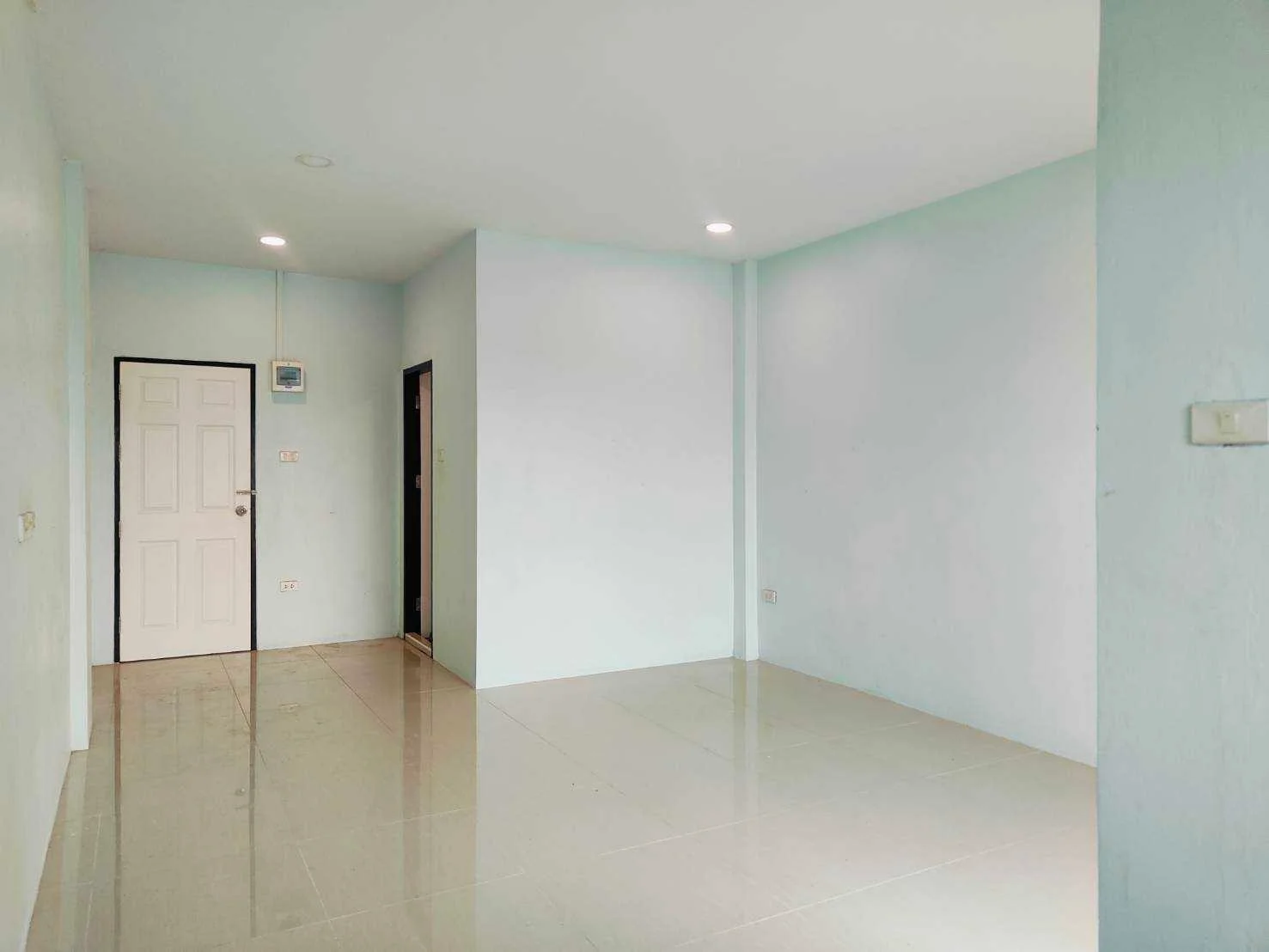 ขายห้องเช่า อาคารพาณิชย์ 4 ชั้น 3 คูหา หน้าหมู่บ้านคู่ขวัญหรรษา 6 เพชรเกษม 81 ย่านชุมชน มีที่จอดรถ เดินทางสะดวก - image 9