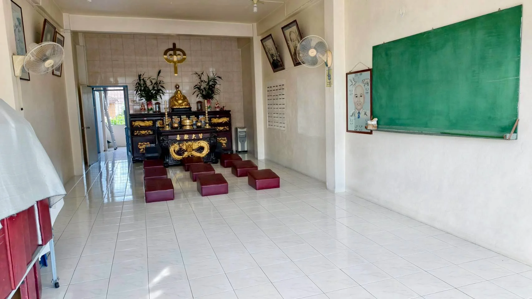 ขายด่วน! ทาวน์เฮาส์ 3 ชั้น 20.2 ตารางวา ทำเลทอง ใจกลางเมืองสงขลา ถนนคลองเรียน 2 ซอย 2 – เข้าออกสะดวก ใกล้ทุกจุดสำคัญ - image 4