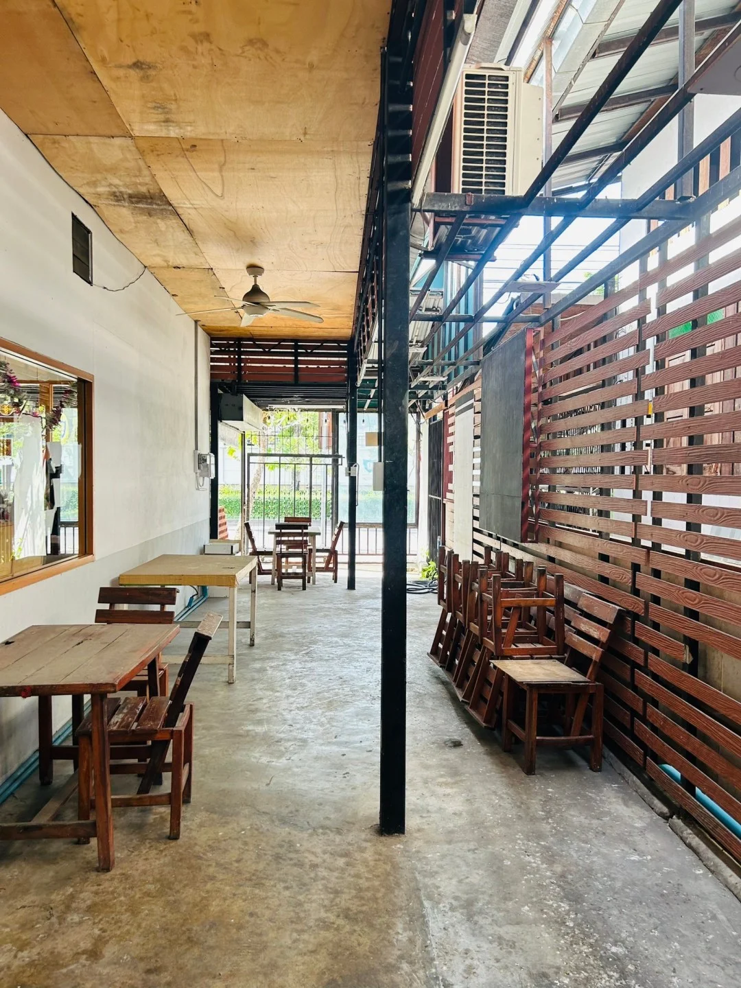 ให้เช่าพื้นที่หน้าร้าน สำหรับค้าขาย ขนาด 3 ม. x 11 ม. สุขุมวิท 107 ติดถนนแบริ่งลาซาลตัดใหม่ ใกล้กับลาซาลอเวนิว - image 3