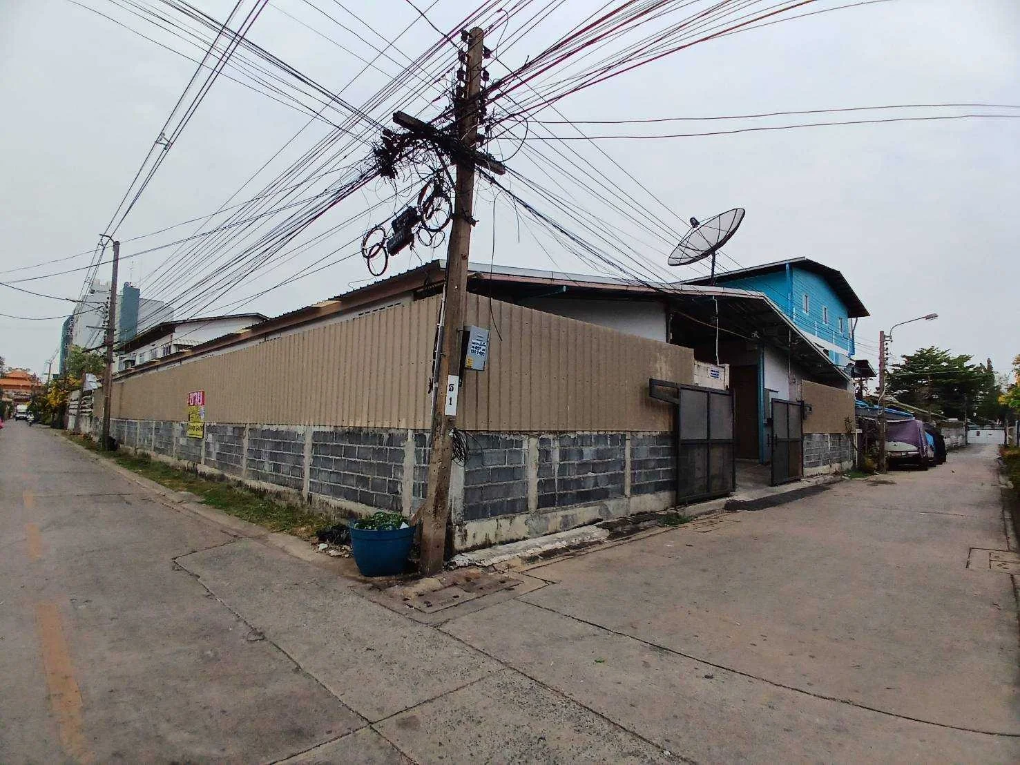 ขายที่ดินสวย พร้อมสิ่งปลูกสร้าง 174 ตารางวา ราคา 18 ลบ. เหมาะทำอพาร์ทเม้น หอพัก ซอยเพชรเกษม 58 แยก 10  - image 7