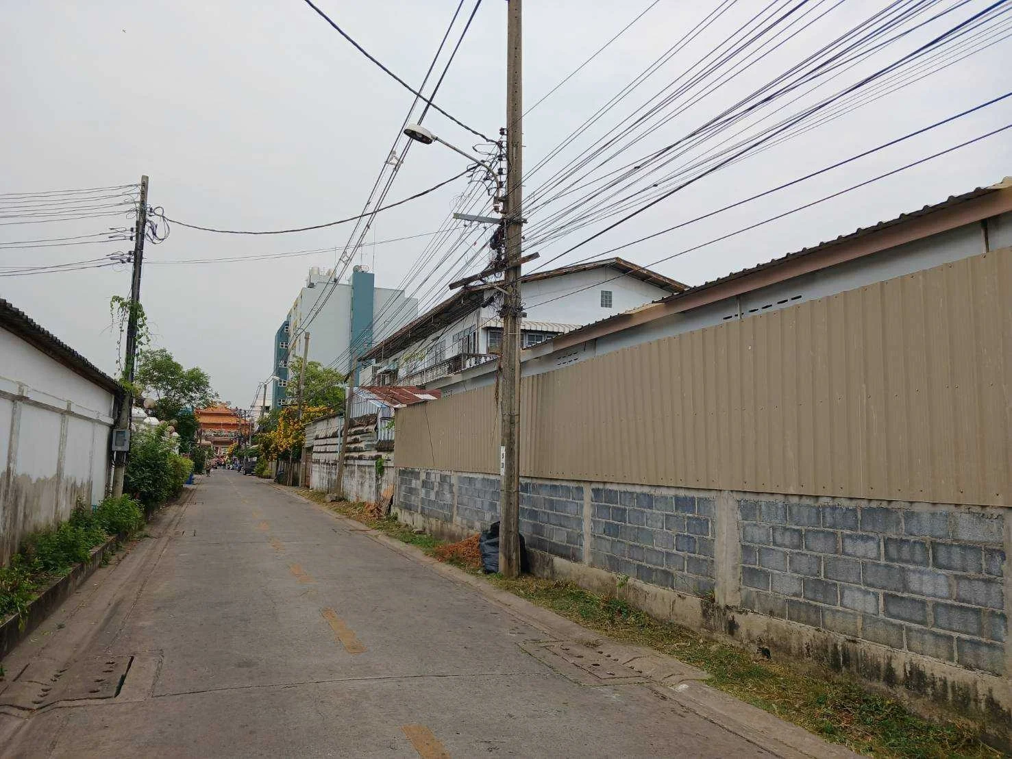 ขายที่ดินสวย พร้อมสิ่งปลูกสร้าง 174 ตารางวา ราคา 18 ลบ. เหมาะทำอพาร์ทเม้น หอพัก ซอยเพชรเกษม 58 แยก 10  - image 8