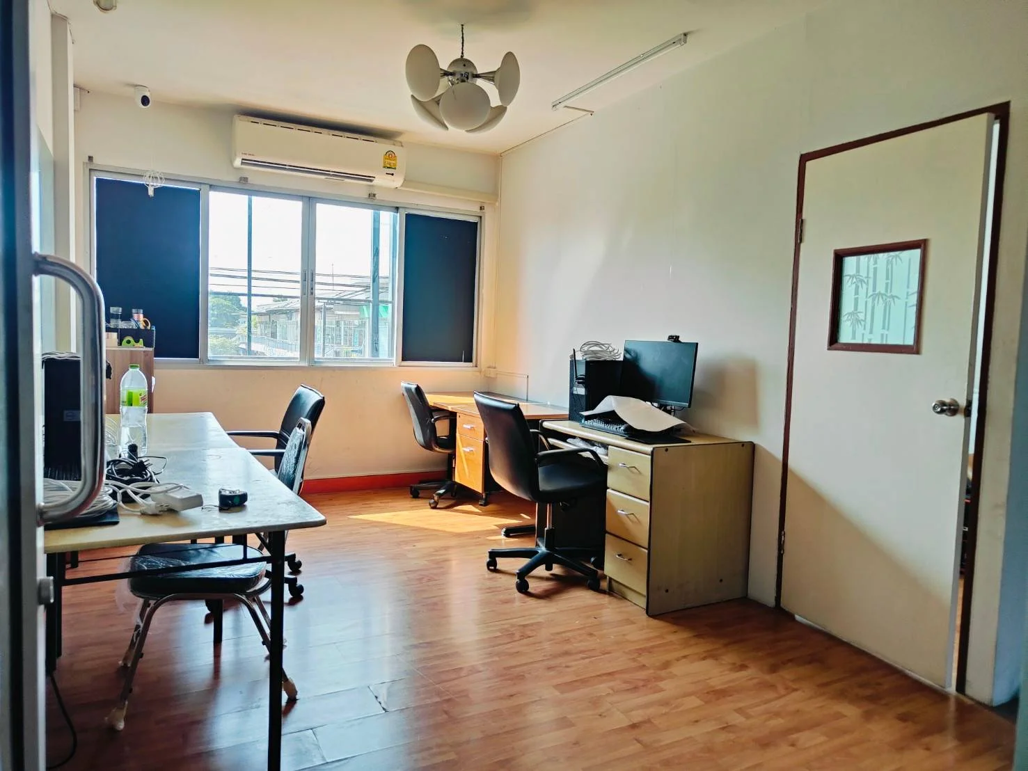 ขายอาคาร 3.5 ชั้น 19.9 ตร.วา เพชรเกษม 81 ใกล้ BTS หลักสอง มีที่จอดรถ มีการตกแต่งร้านกาแฟ พร้อมเฟอร์นิเจอร์และอุปกรณ์ - image 7