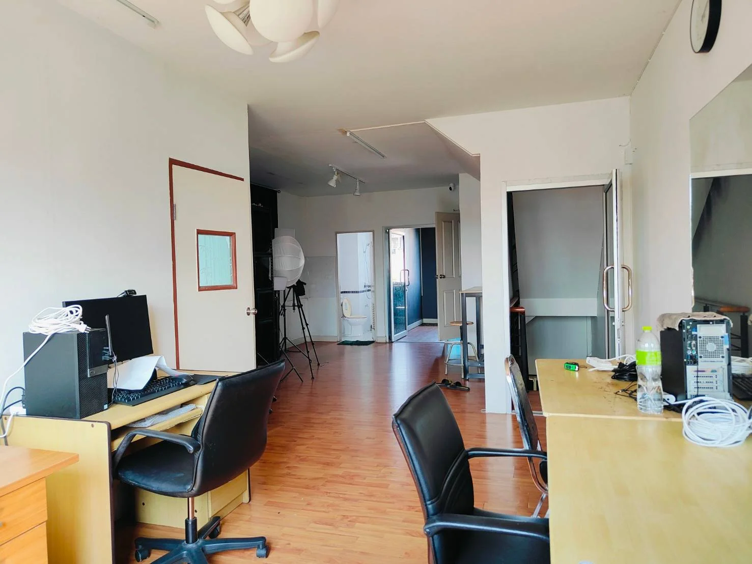 ขายอาคาร 3.5 ชั้น 19.9 ตร.วา เพชรเกษม 81 ใกล้ BTS หลักสอง มีที่จอดรถ มีการตกแต่งร้านกาแฟ พร้อมเฟอร์นิเจอร์และอุปกรณ์ - image 9