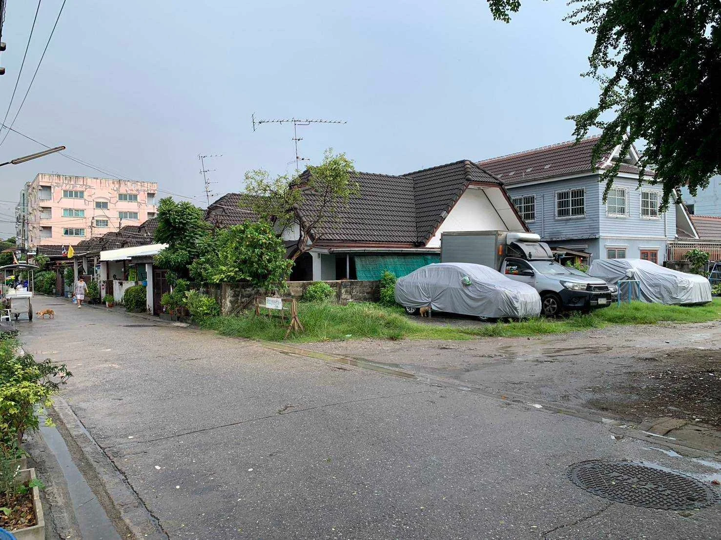 ขายที่ดินทำเลทอง ราคาต่ำกว่าตลาด ติดถนน 2 ด้าน 174 ตารางวา ตารางวาละ 149,000 บาท ซอยศิริถาวร พระราม 9 ราคา 25.9 ลบ. - image 4