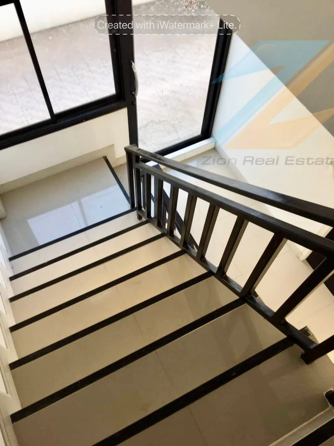 ให้เช่าอาคารพาณิชย์ 3.5 ชั้น 17 ตร.วา. ซ.ศรีด่าน22 ทำเลดีใกล้ตลาด ZY220 - image 6