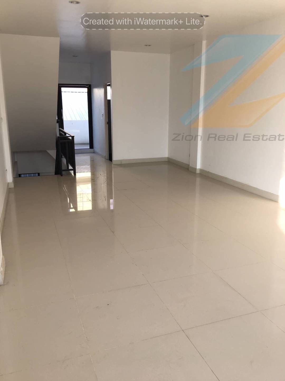 ให้เช่าอาคารพาณิชย์ 3.5 ชั้น 17 ตร.วา. ซ.ศรีด่าน22 ทำเลดีใกล้ตลาด ZY220 - image 3