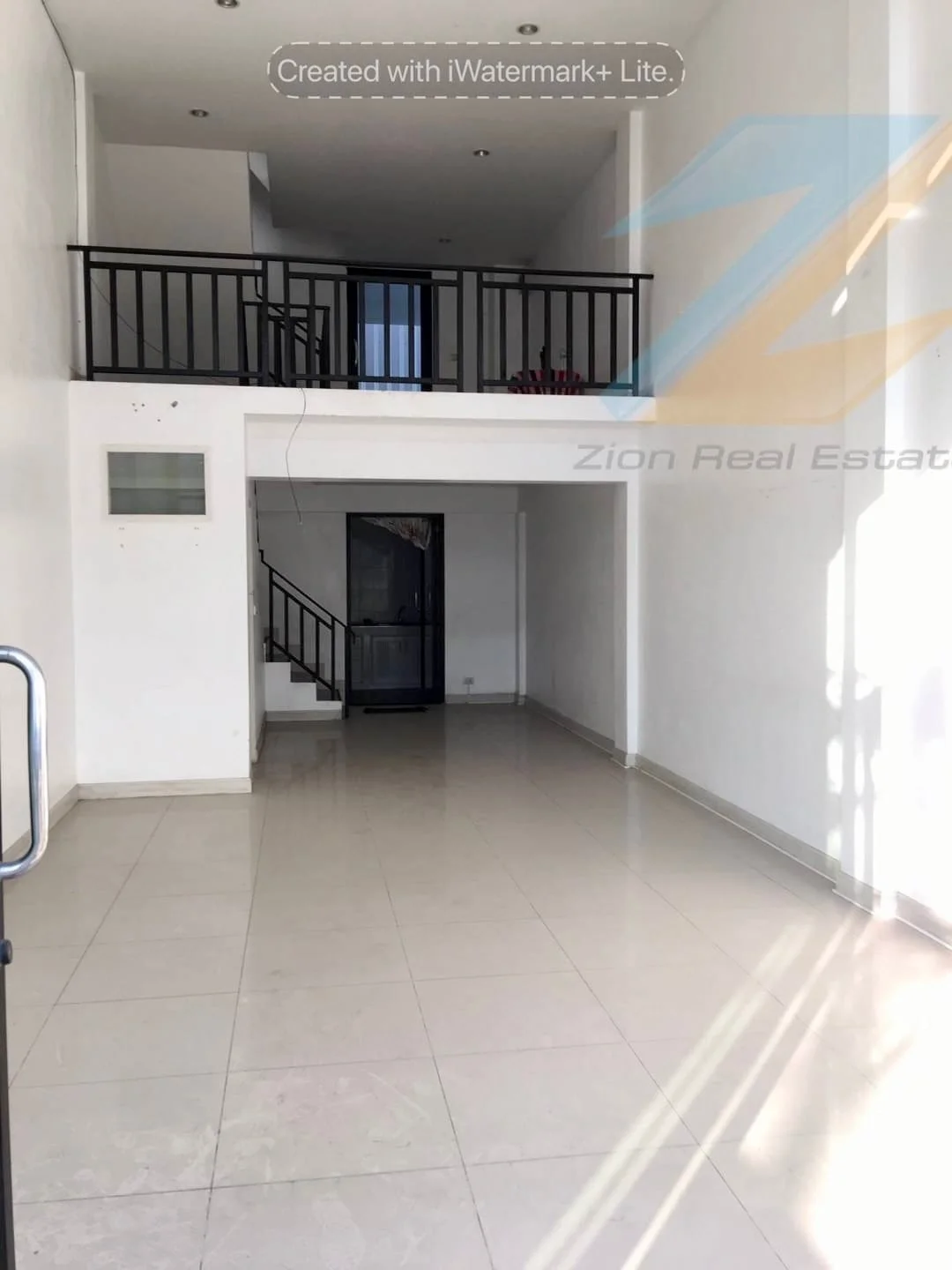 ให้เช่าอาคารพาณิชย์ 3.5 ชั้น 17 ตร.วา. ซ.ศรีด่าน22 ทำเลดีใกล้ตลาด ZY220 - image 2