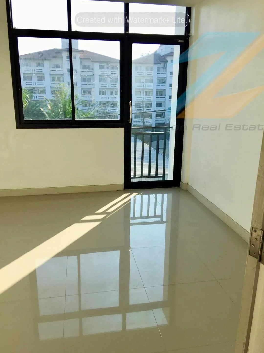 ให้เช่าอาคารพาณิชย์ 3.5 ชั้น 17 ตร.วา. ซ.ศรีด่าน22 ทำเลดีใกล้ตลาด ZY220 - image 5