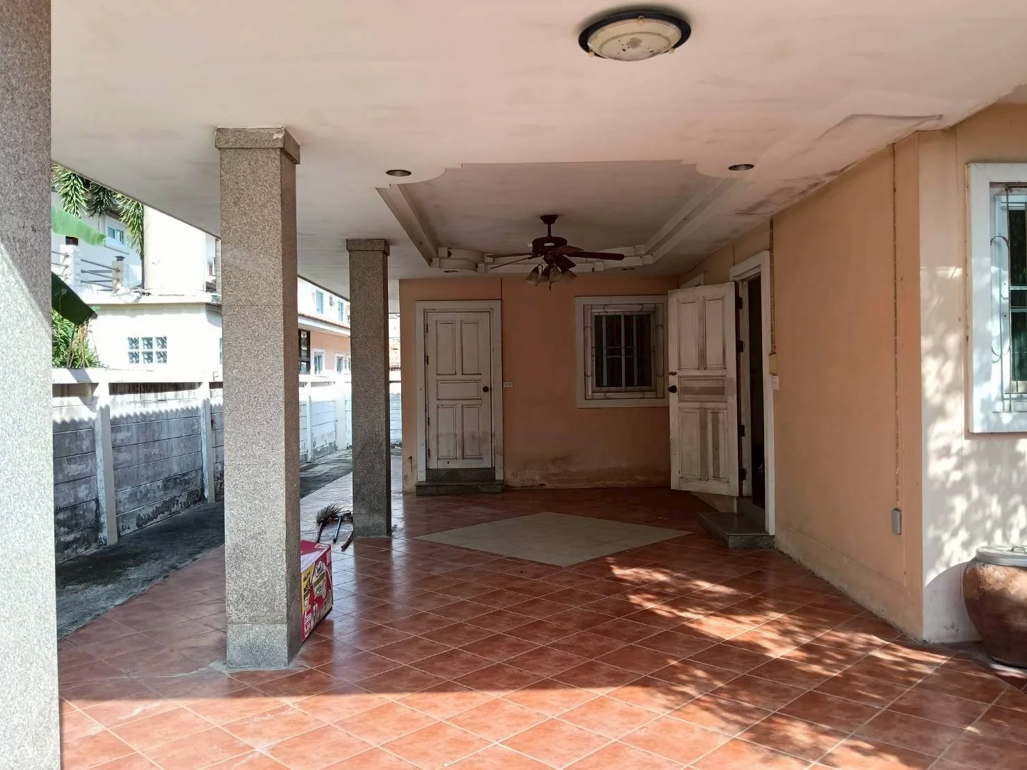 บ้านเดี่ยว 2 ชั้น หม่บ้านแกรนด์วิลล์ 2 ซอย 2 หลังใหญ่ เนื้อที่ 97 ตารางวา - image 3