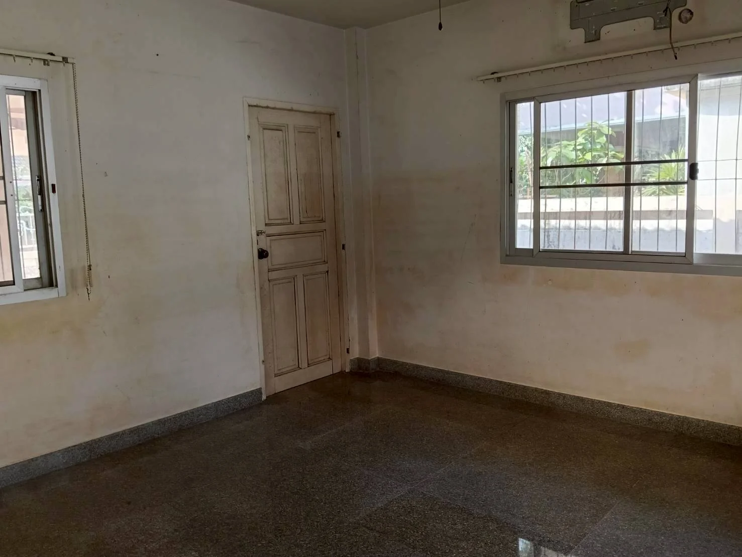 บ้านเดี่ยว 2 ชั้น หม่บ้านแกรนด์วิลล์ 2 ซอย 2 หลังใหญ่ เนื้อที่ 97 ตารางวา - image 9