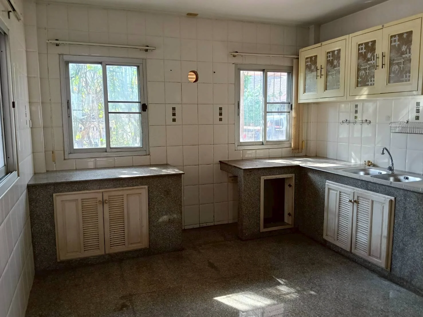 บ้านเดี่ยว 2 ชั้น หม่บ้านแกรนด์วิลล์ 2 ซอย 2 หลังใหญ่ เนื้อที่ 97 ตารางวา - image 10