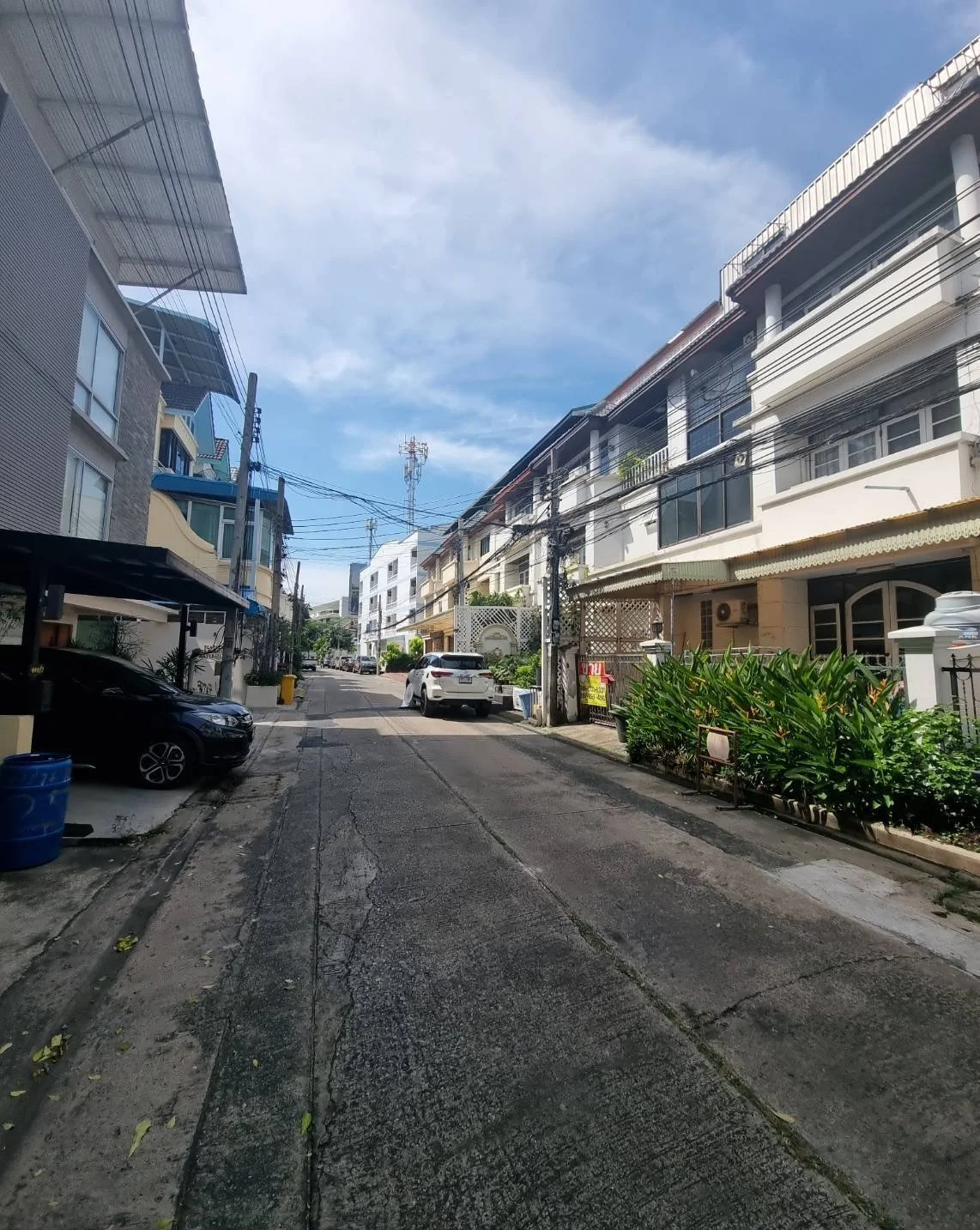 ขายทาวน์เฮ้าส์ 4 ชั้น 29 ตรว. ต่อเติมสวย 5 ห้องนอน 6 ห้องน้ำ ชั้นล่างพื้นหินอ่อน ห้องนอนพื้นไม้ปาเก้ - image 3