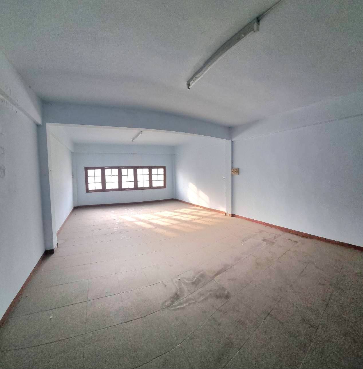 ให้เช่าอาคารพาณิชย์ 3 ชั้น 37 ตารางวา ทำเลทอง บนถนนพระยาสุเรนทร์ 8 - image 4