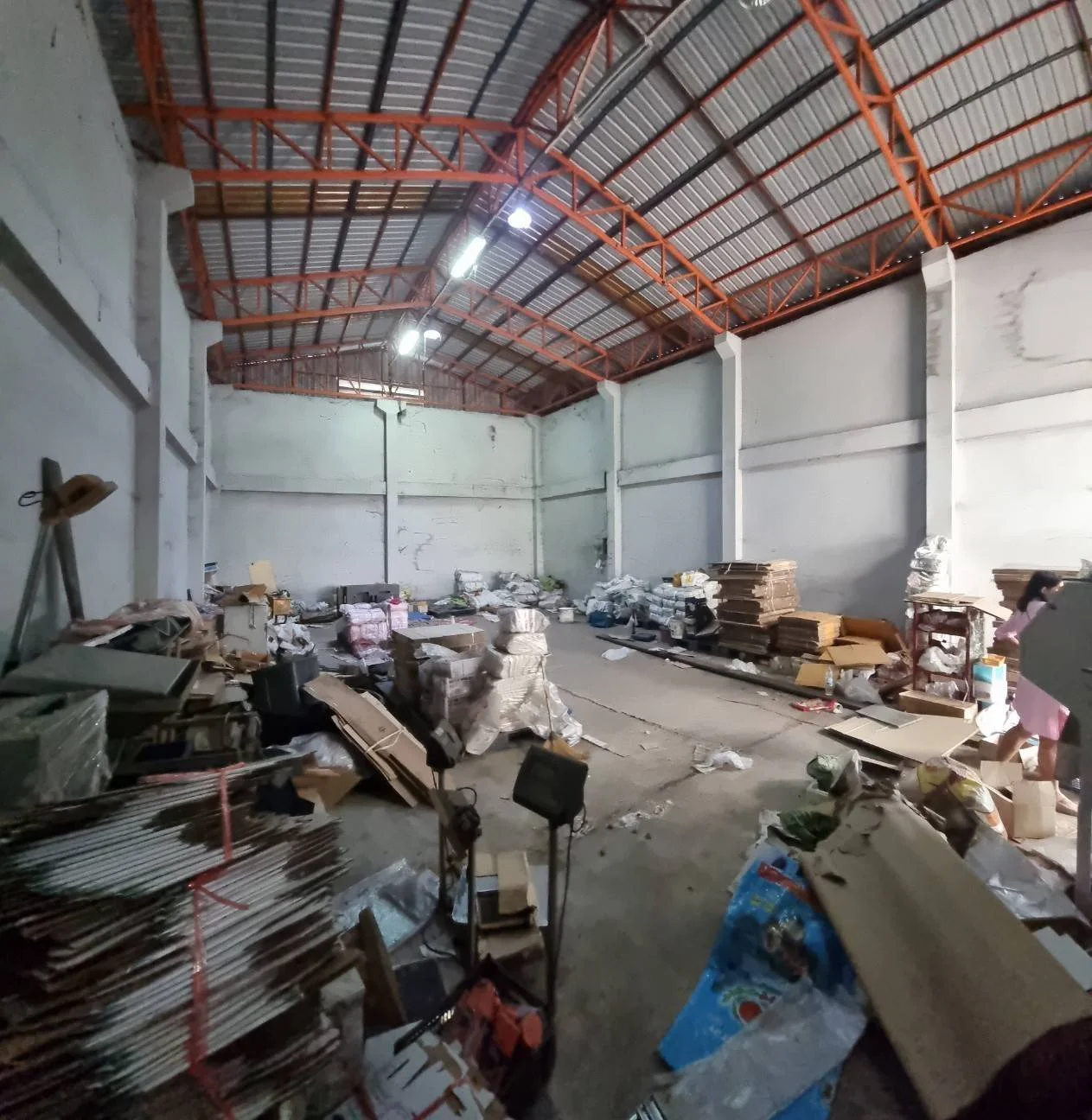 ขายด่วน! โกดังพร้อมใช้งาน  ขนาด 91 ตารางวา  2 ห้องน้ำ  พร้อมห้องออฟฟิศในตัว บนทำเลศักยภาพสูงในซอยพระยาสุเรนทร์ 14 - image 4