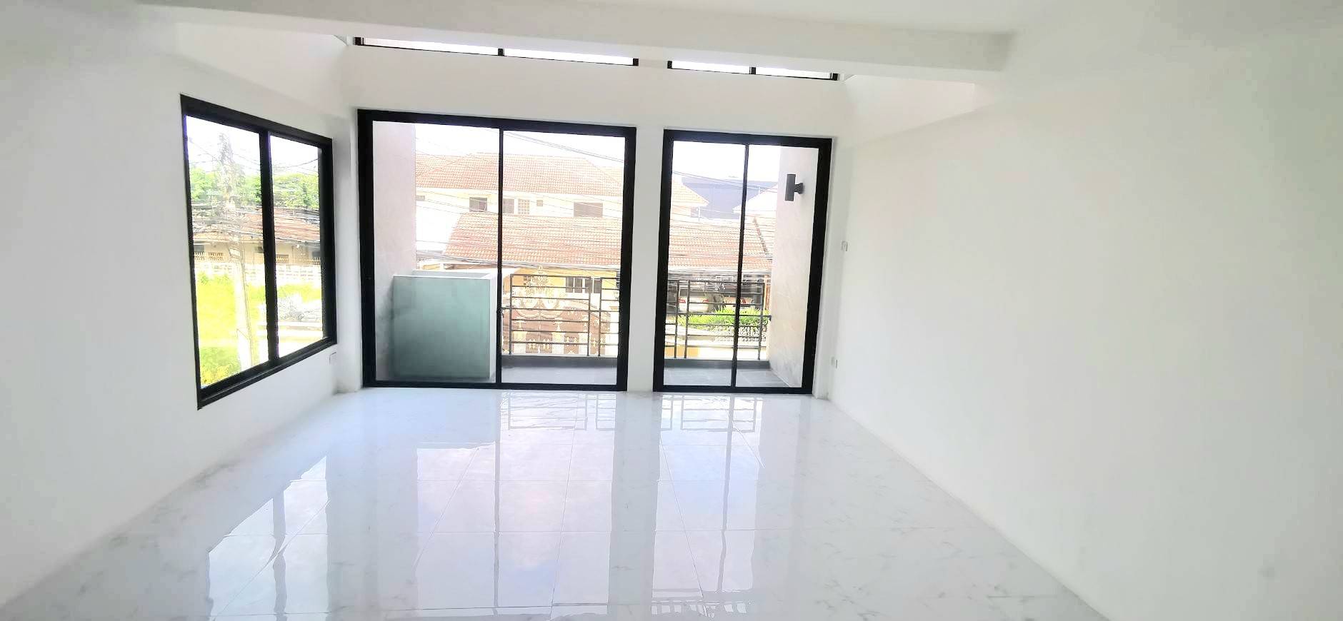 ขายทาวน์โฮม-โฮมออฟฟิส 2 คูหา 3 ชั้น 53 ตารางวา ใกล้ รร.บดินทร์ ย่านทาวน์อินทาวน์ ลาดพร้าว - image 9