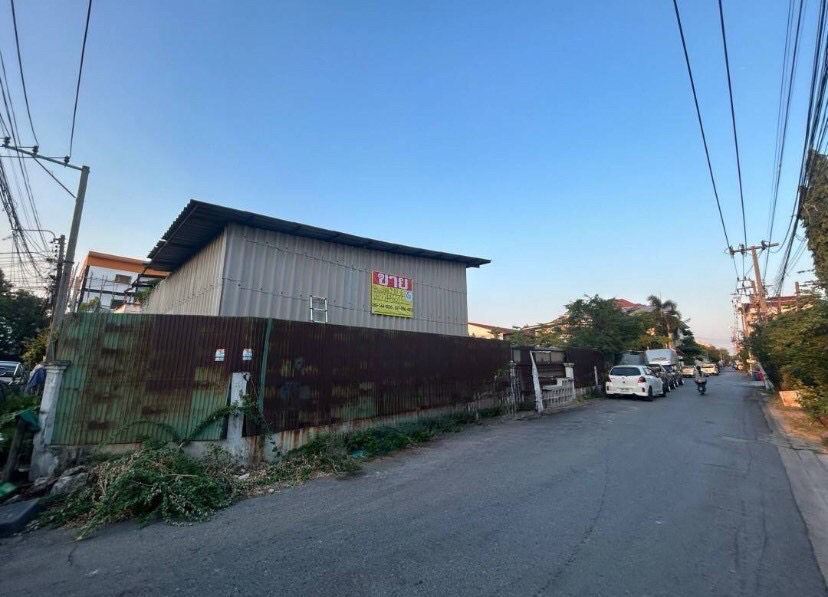 ขายที่ดินพร้อมสิ่งปลูกสร้าง เนื้อที่ 198 ตารางวา ซอยลาดพร้าว 80 แยก 26 - image 2