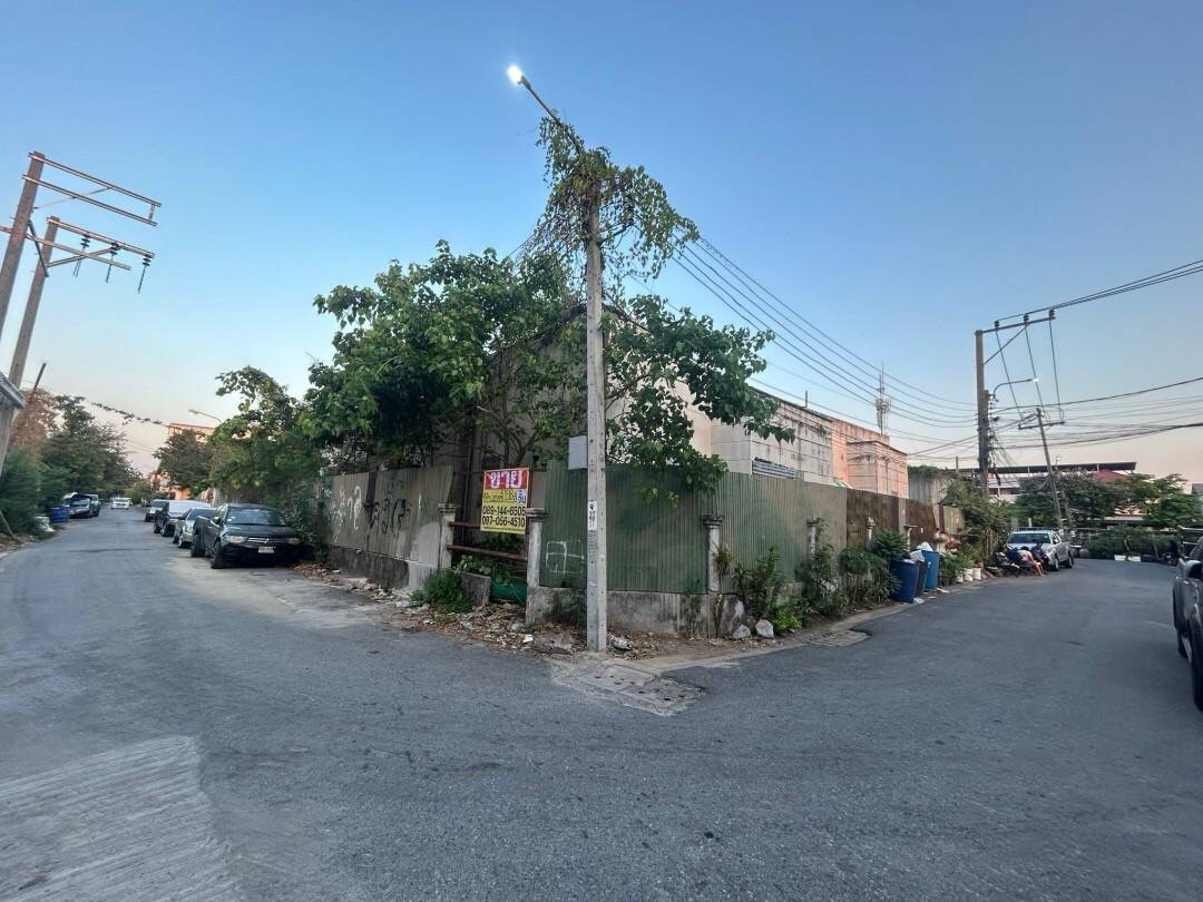 ขายที่ดินพร้อมสิ่งปลูกสร้าง เนื้อที่ 198 ตารางวา ซอยลาดพร้าว 80 แยก 26 - image 4