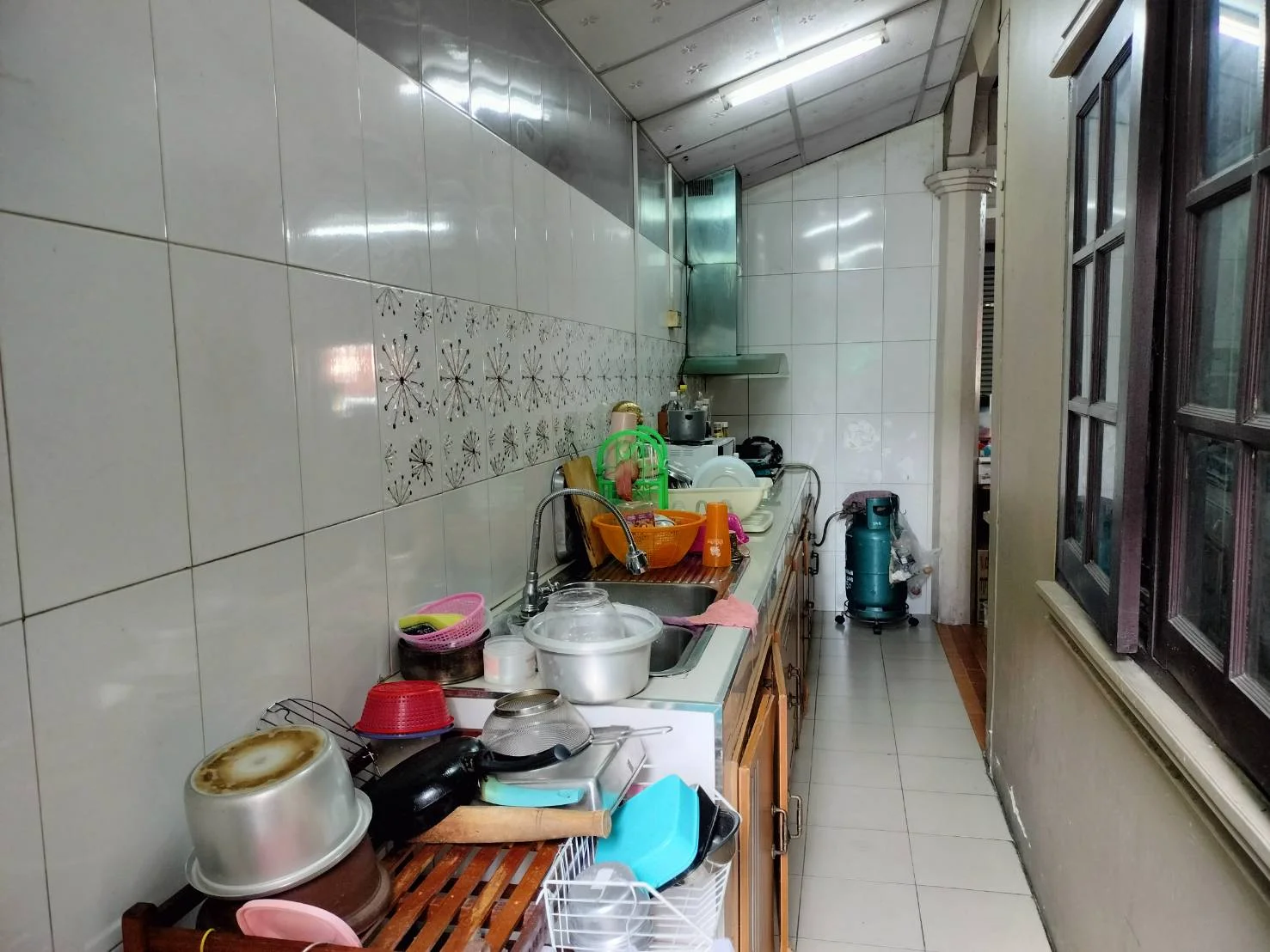 บ้านเดี่ยว 2 ชั้น “หมู่บ้านการุณรังษี” ทำเลทองกลางเมือง 50 ตารางวา ต่อเติมเต็ม - image 7