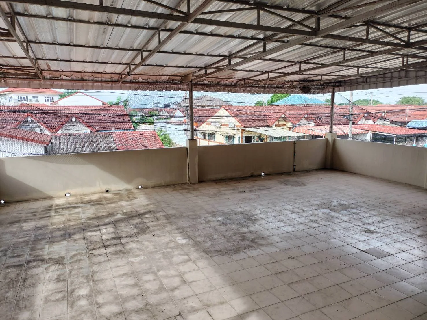 บ้านเดี่ยว 2 ชั้น “หมู่บ้านการุณรังษี” ทำเลทองกลางเมือง 50 ตารางวา ต่อเติมเต็ม - image 8