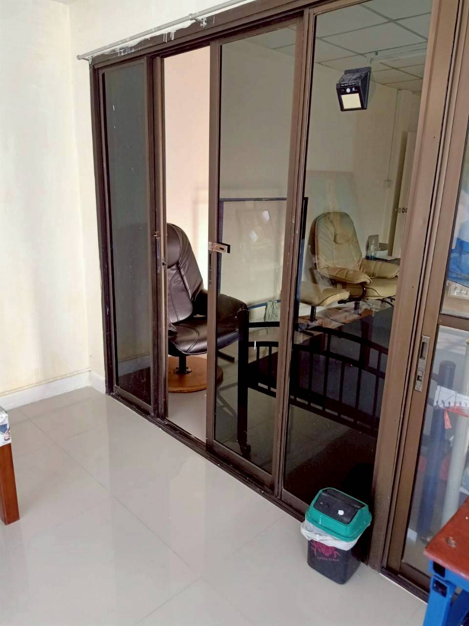 ขาย ทาวน์เฮ้าส์  3 นอน 2 น้ำ  หลังมุม  หมู่บ้านเคซี1 ซอย12   รามอินทรา  หทัยราษฎร์   คลองสามวา - image 4