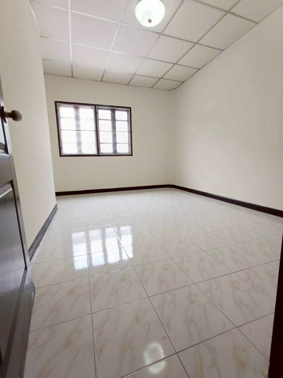 ขาย ทาวน์เฮ้าส์ 2 นอน 2 น้ำ พร้อมเข้าอยู่  หมู่บ้านเคซี1 ซอย15  รามอินทรา วัชรพล สายไหม หทัยราษฎร์  - image 7