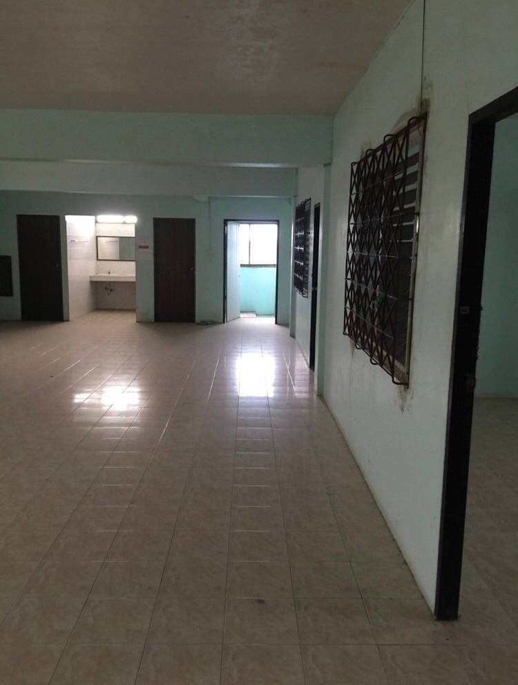 ขายด่วน อาคารสำนักงาน 3 ชั้นครึ่ง  พร้อมที่ดิน 100.5 ตร.วา  ติดถนนใหญ่ ถนนเอเชีย หาดใหญ่ สงขลา   - image 9