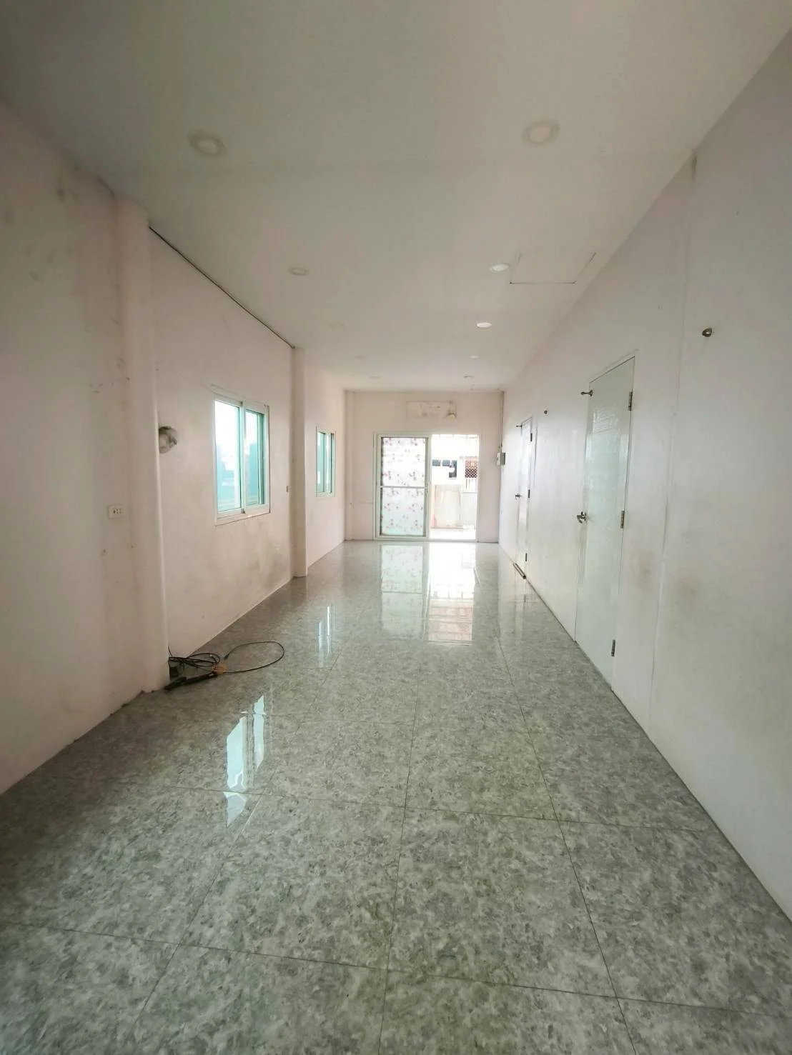 ขาย/เช่า บ้านเดี่ยวชั้นเดียว ใจกลางเมืองมหาชัย ซอยศรีสวัสดิ์ ถนนสหกรณ์ - image 6