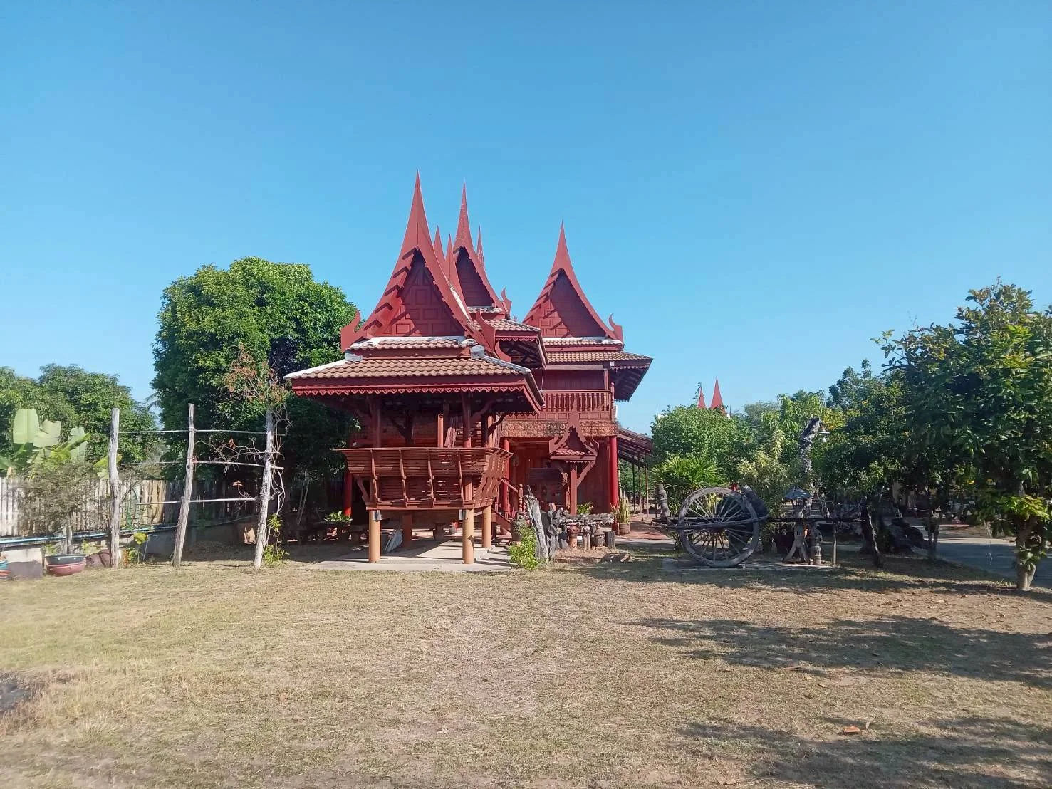 ขายบ้านพร้อมที่ดิน ราคาถูก เนื้อที่ 2ไร่ หนองไผ่ล้อม  ติดถนนใหญ่ ใกล้เทศบาลหนองสองห้อง ขอนแก่น - image 5
