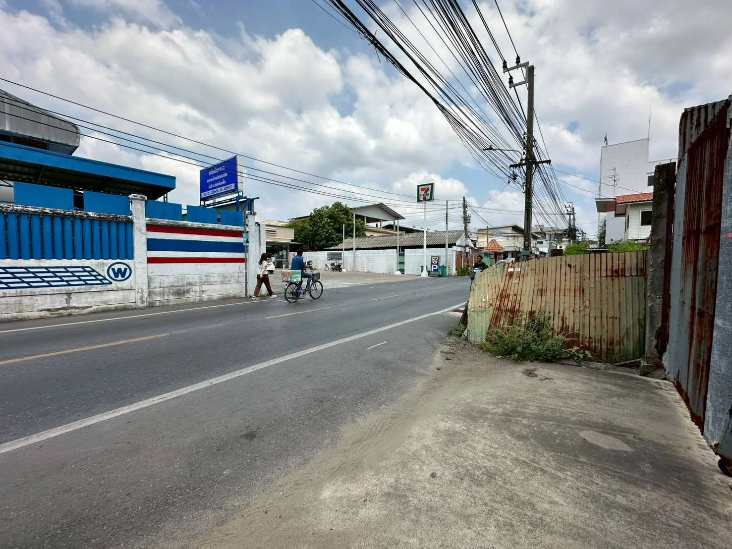ขายที่ดิน 149  ตร.วา   ศรีนครินทร์ 24  ถมแล้ว ใกล้ บ้านต้นกล้าคาเฟ่   สวนหลวง กทม. - image 4