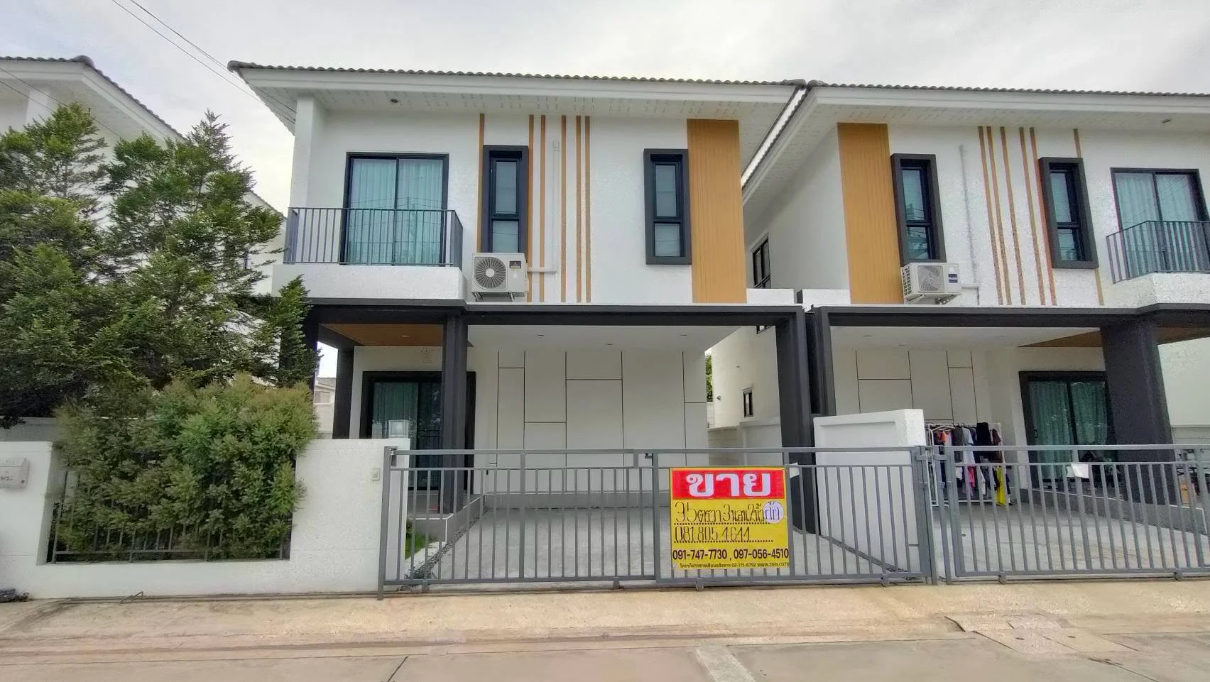 ZMC031 ขายบ้านแฝดสไตล์บ้านเดี่ยว โครงการเซ็นเต้ไลท์ พระราม 2  พื้นที่ 35 วา. บางกระเจ้า สมุทรสาคร บ้านใหม่ พร้อมอยู่ 