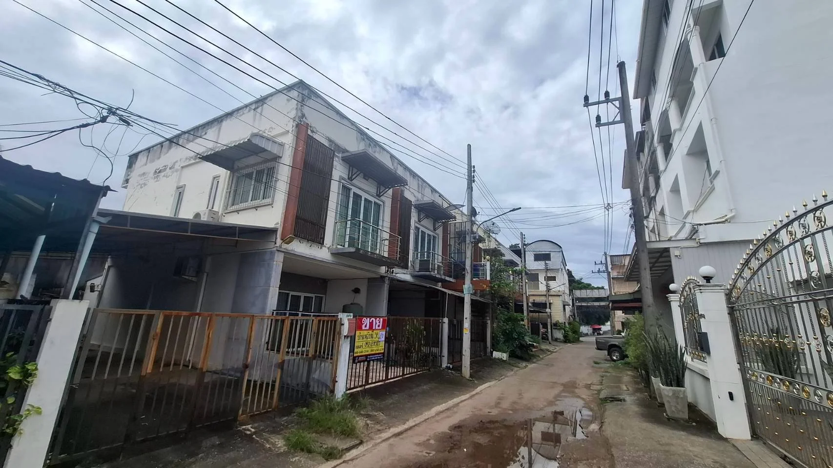 ขายด่วน ทาวน์เฮ้าส์ 38 ตร.วา. ซ.อุดรคาบาน่า ถ.โพนพิสัย พร้อมที่จอดรถ ใจกลางเมืองอุดรธานี - image 3