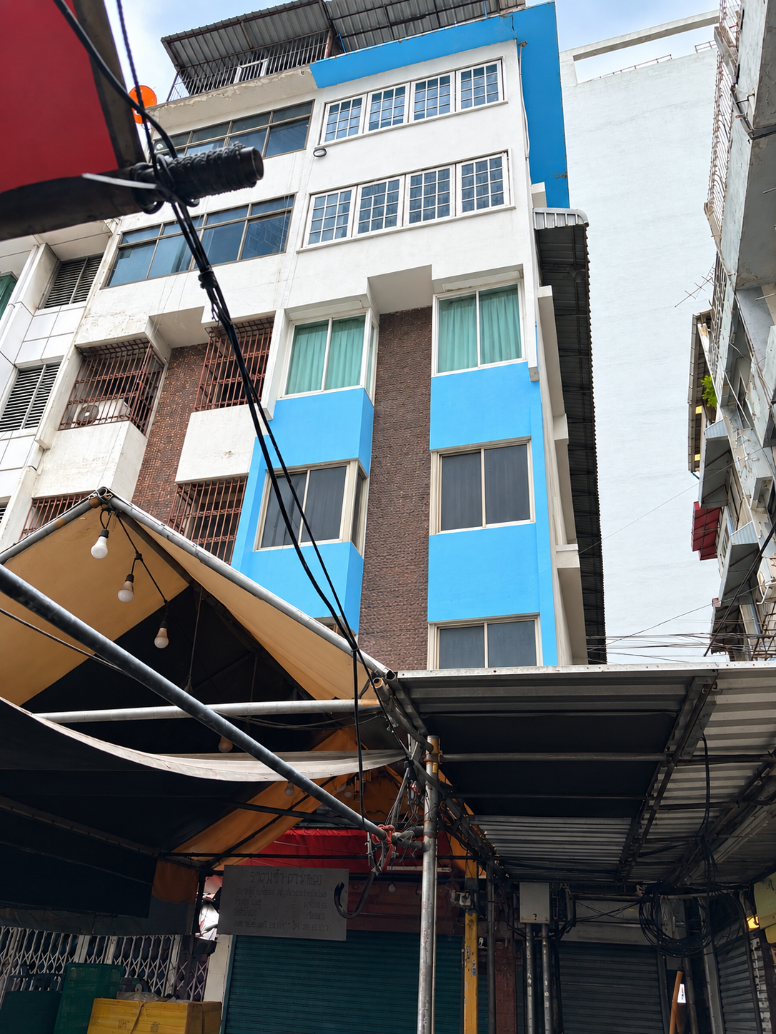 ขายอาคารพาณิชย์ 7 ชั้น ใกล้สีลมคอมเพล็กซ์